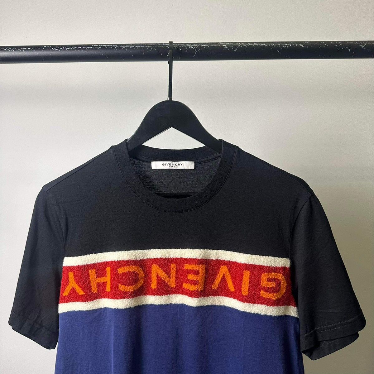 Givenchy GIVENCHY T SHIRT Size US S / EU 44-46 / 1 - 3 Thumbnail