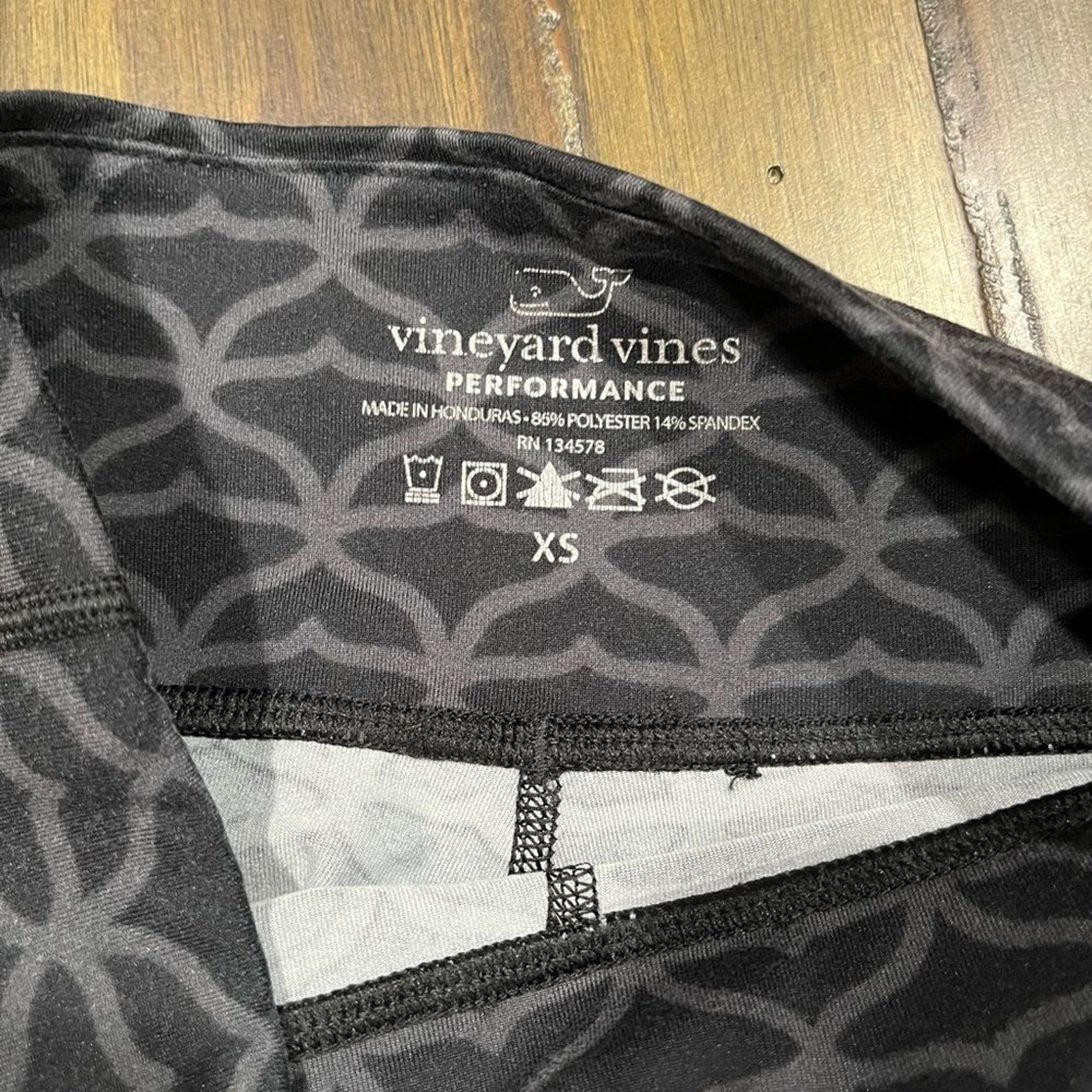 Vineyard Vines Vineyard Vines Etched Whale Tail Leggings, Women's Size XS Size 24" / US 00 / IT 34 - 4 Thumbnail