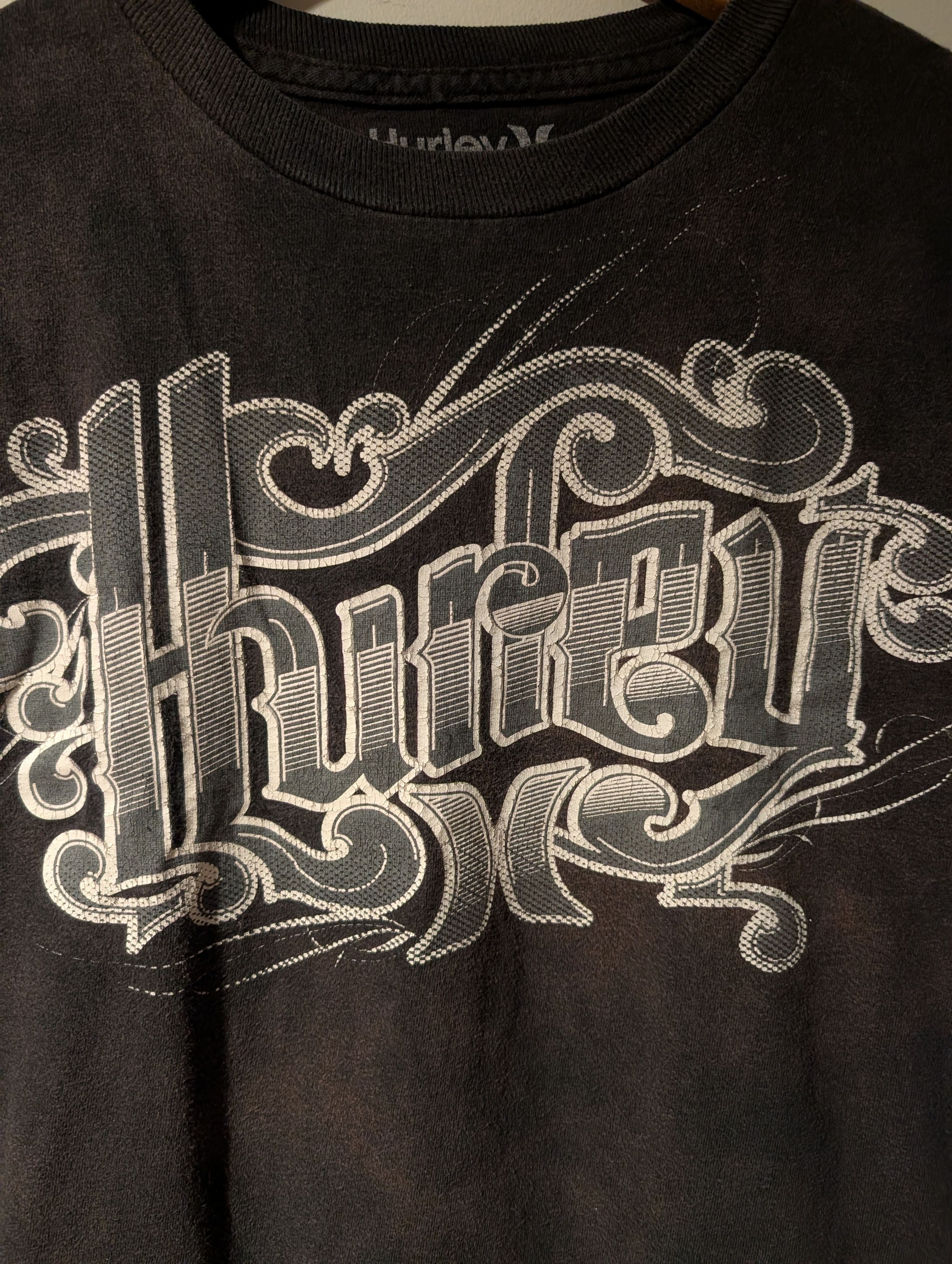 Hurley Vintage Y2K Hurley Spell Out Logo Big Print Medium T-Shirt Size US M / EU 48-50 / 2 - 2 Thumbnail