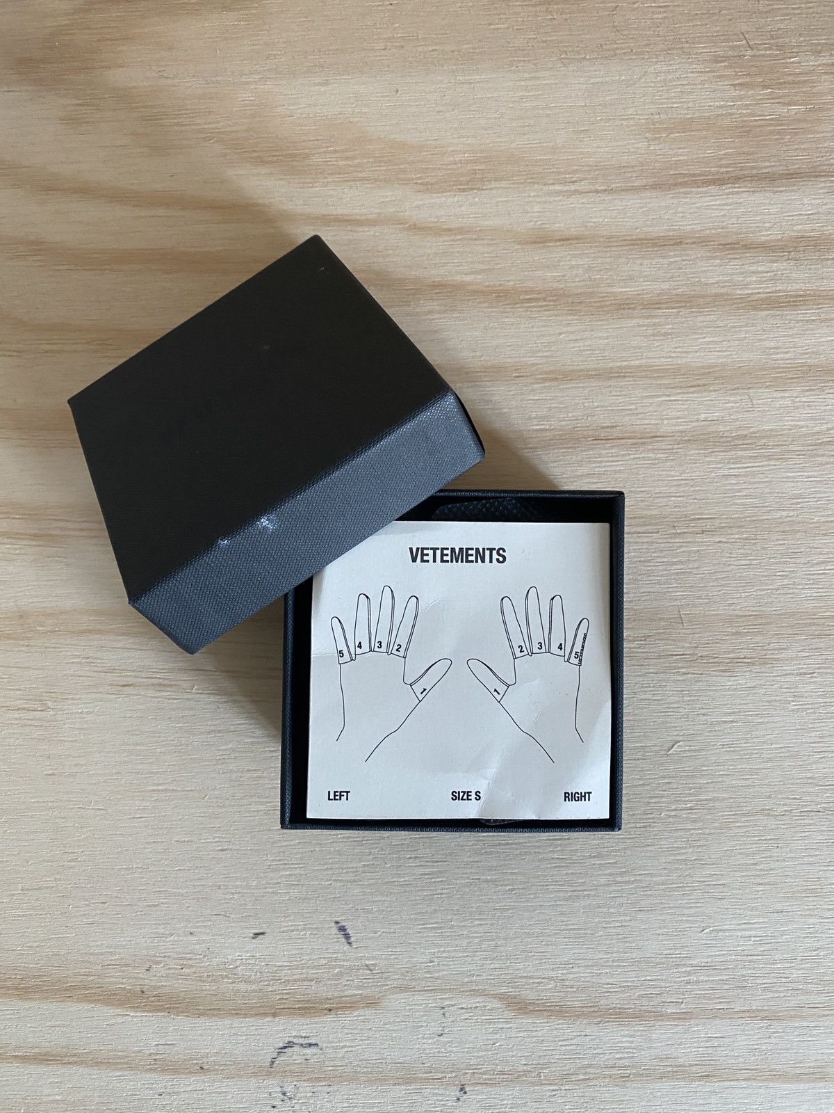 Vetements SS16 Finger Gloves Size ONE SIZE - 5 Thumbnail