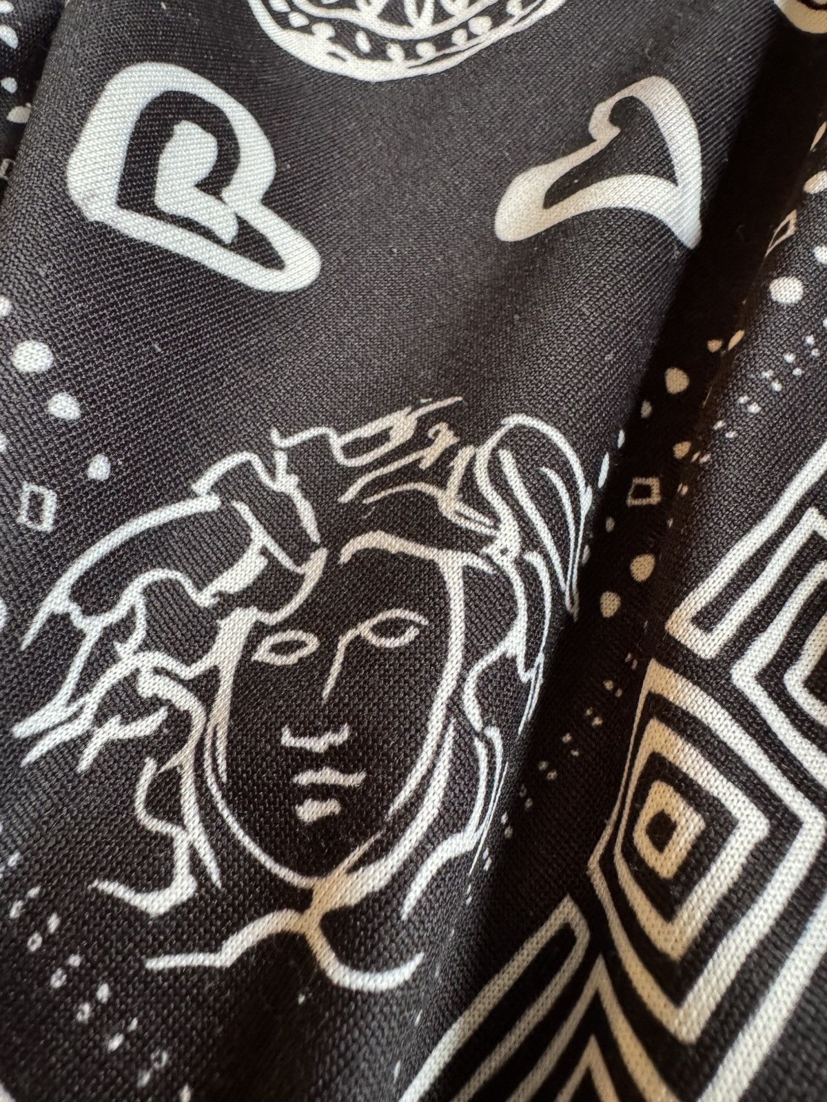 Versace VERSACE hoodie study REAL TAPE MEASUREMENTS IN PHOTOS PROPE Size US S / EU 44-46 / 1 - 22 Thumbnail