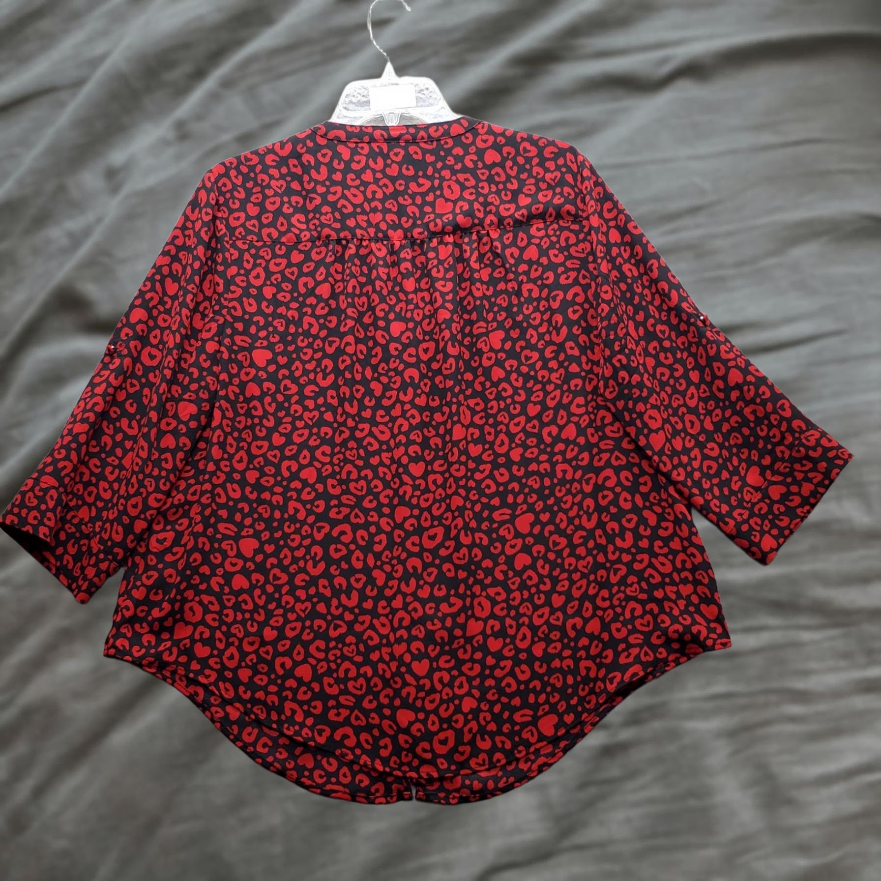 Torrid Torrid Harper Blouse Womens 00 Multi Leopard Print Roll Tab Sleeve Button Front Shirt Womens Size 00 Multicolor Leopard Print 3/4 Sleeve Size XXS / US 00 / IT 34 - 1 Thumbnail