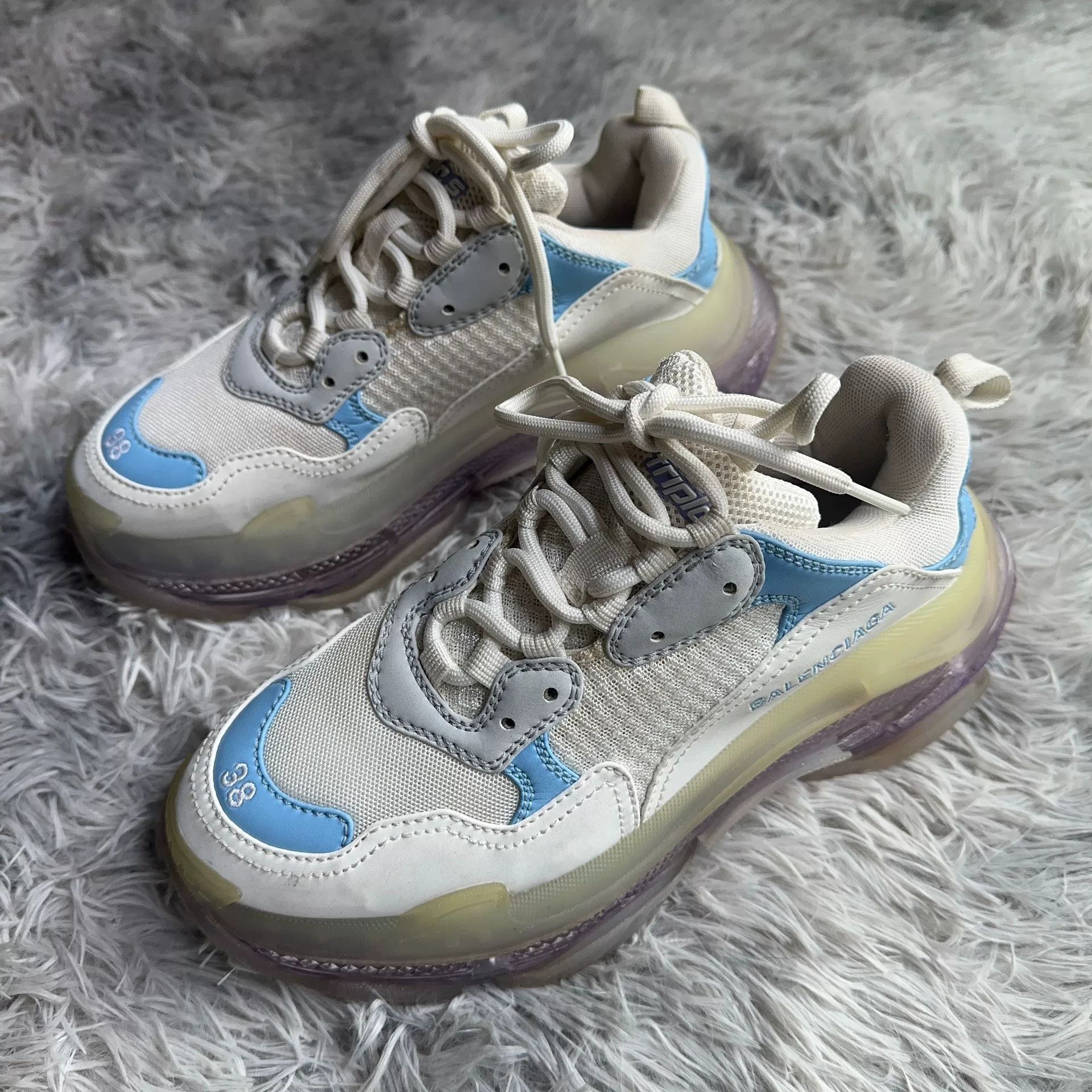 Balenciaga Balenciaga Blue Lowtop Sneakers 38 Women Size US 7.5 / IT 37.5 - 1 Thumbnail