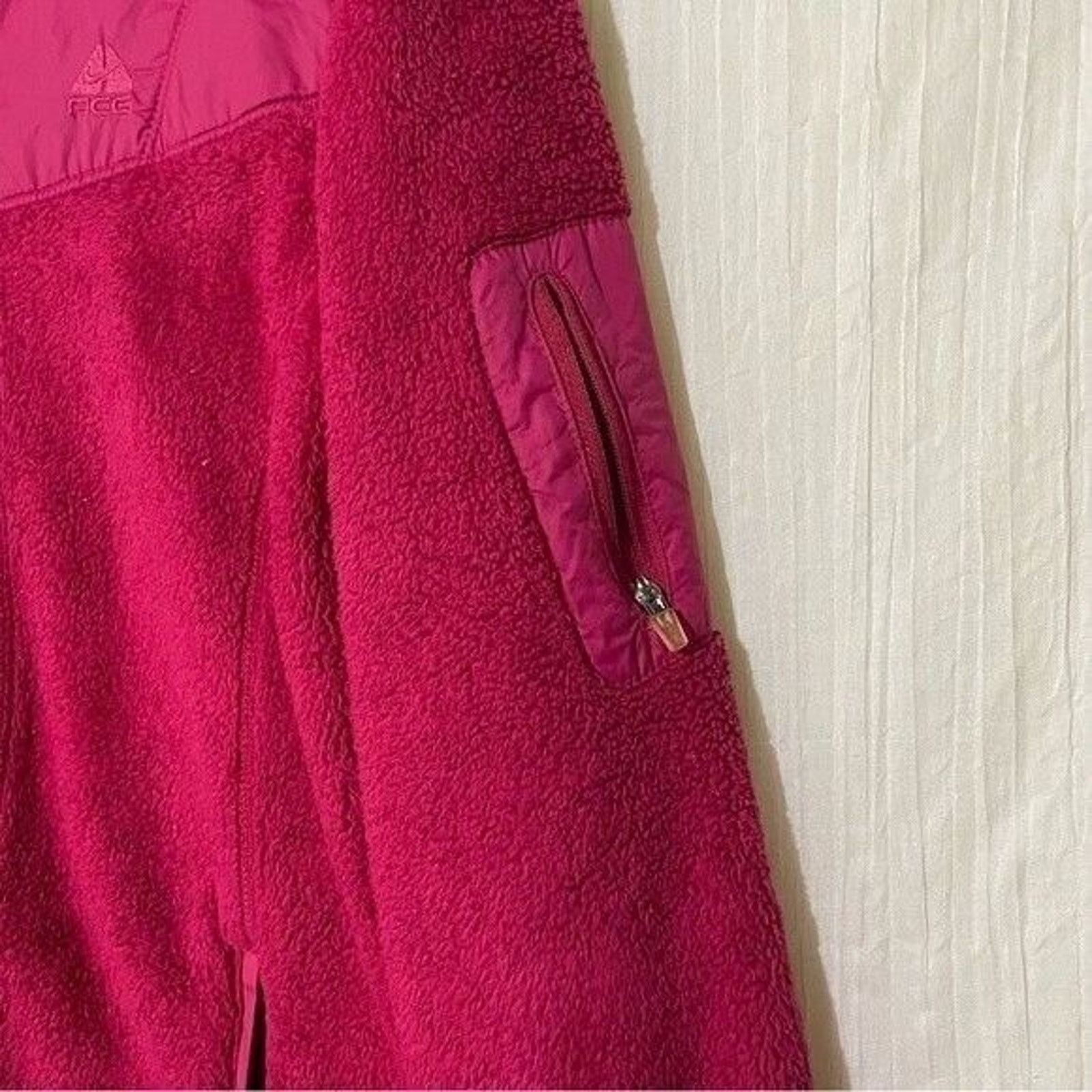 Nike Nike ACG Jacket Womens Medium Fuchsia Fuzzy Full Zip Size M / US 6-8 / IT 42-44 - 3 Thumbnail