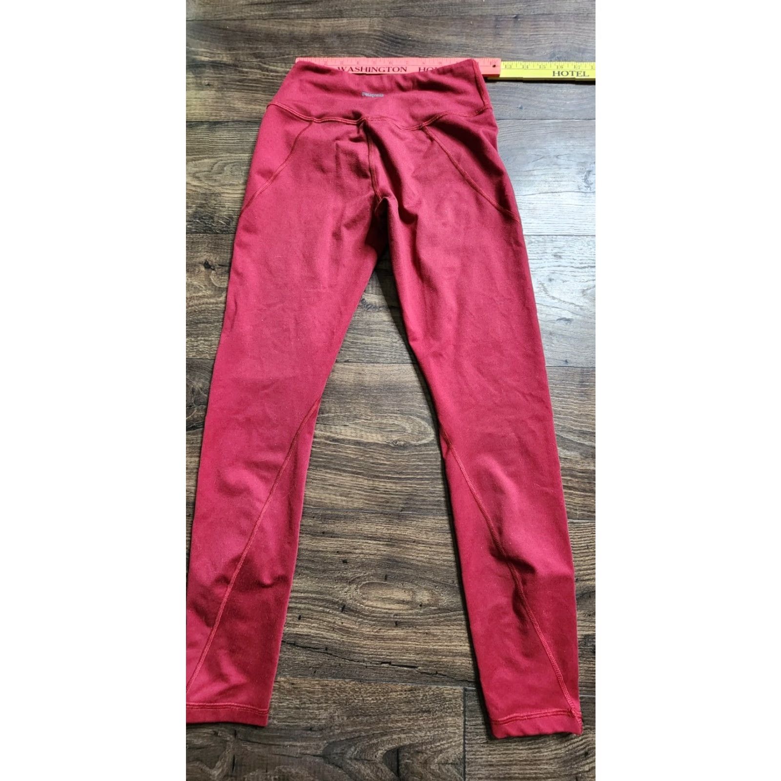 Patagonia Patagonia Womens S Capris Cropped Leggings Baselayer Burgundy Red Capris Braided? Distressed Sportswear Capris Womens S Patagonia Size 28" / US 6 / IT 42 - 2 Thumbnail