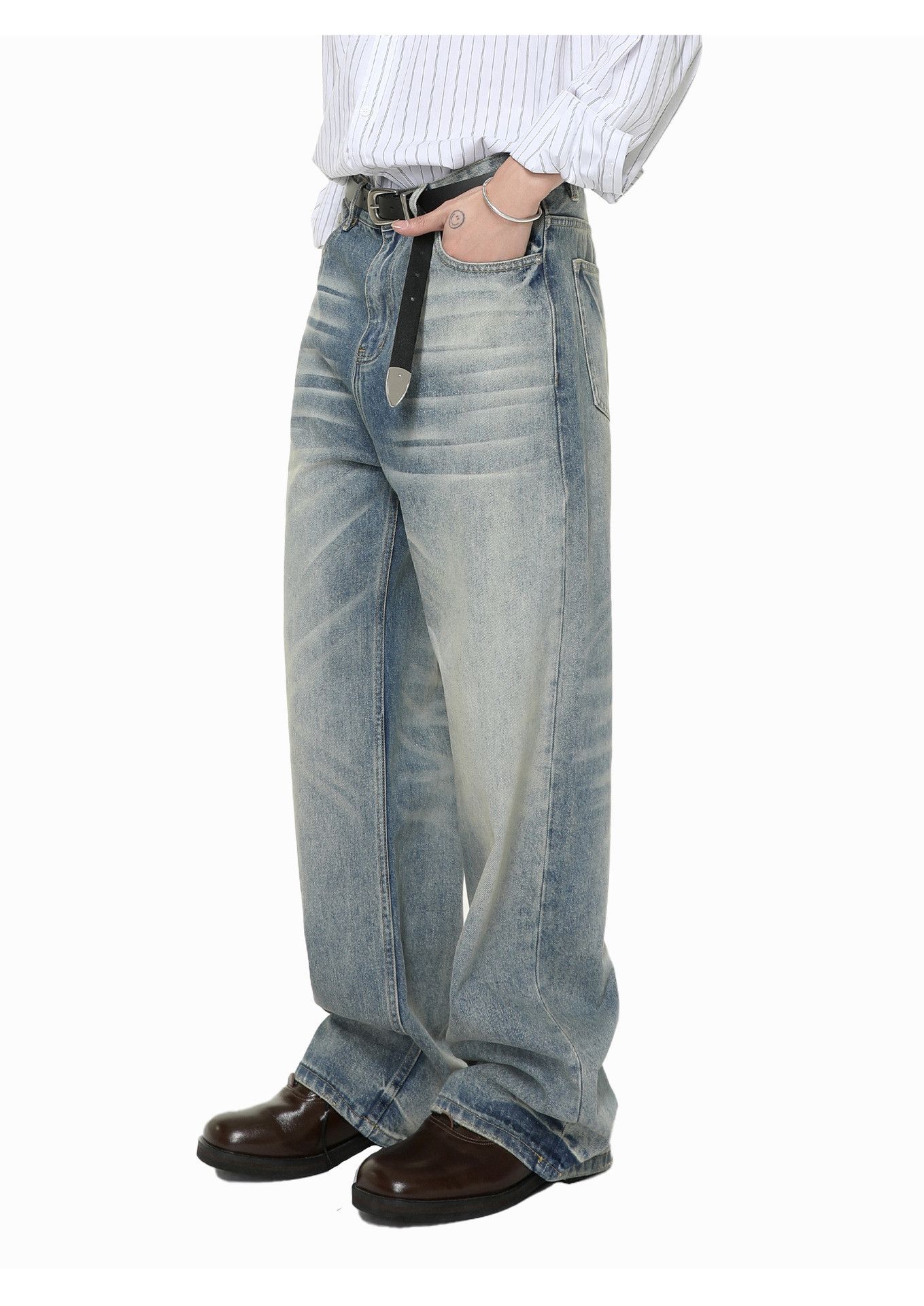 Vintage Men's vintage washed distressed whiskered straight leg jeans Size US 32 / EU 48 - 4 Thumbnail