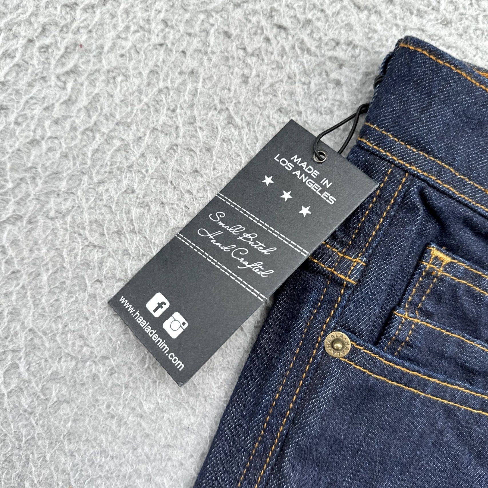 Vintage Haala Crosby Straight Jeans Men's 38x34 Dark Wash Cotton Denim 5-Pocket USA Made Size US 38 / EU 54 - 4 Thumbnail