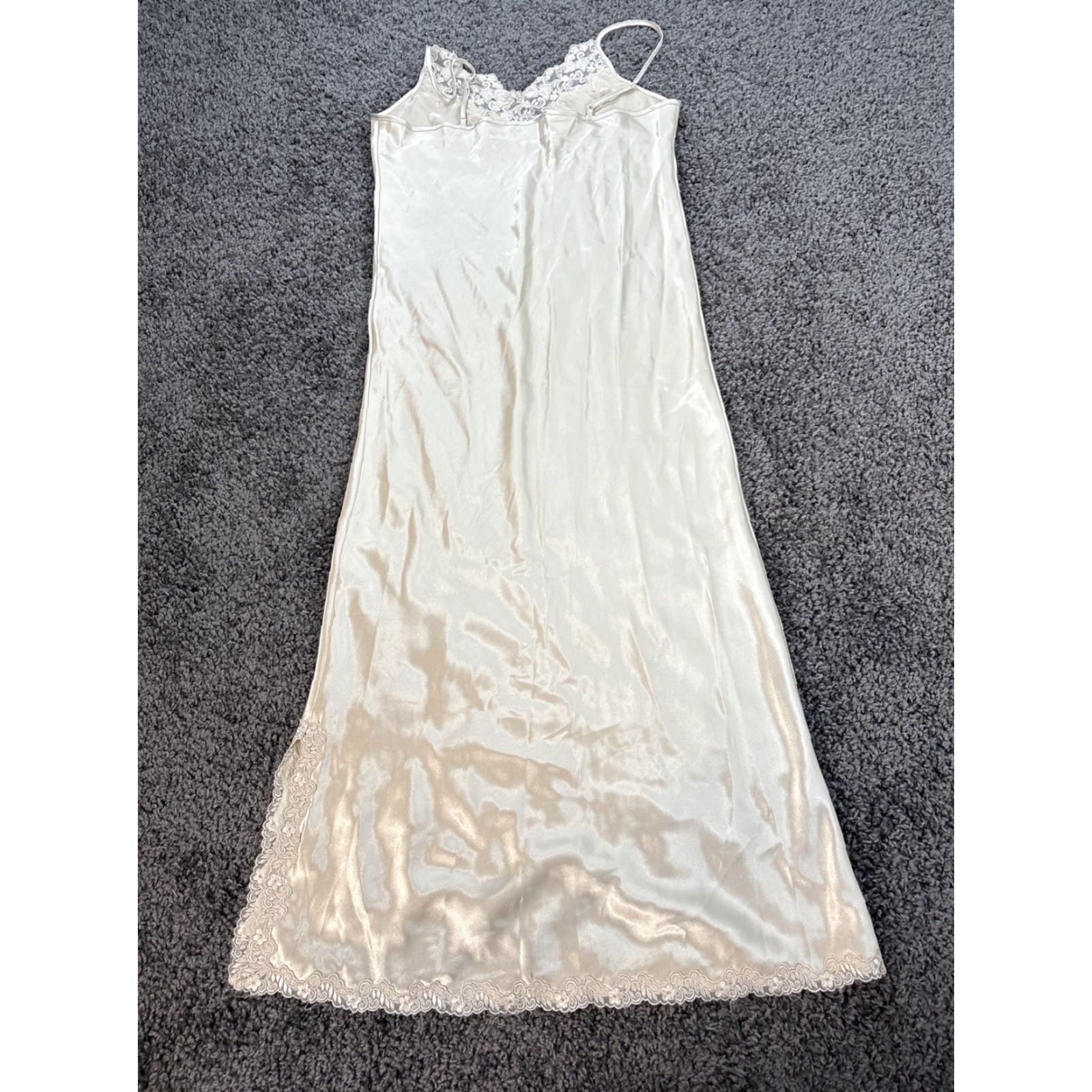 Vintage VINTAGE Jaclyn Smith Studio Intimates Night Gown Womens M Floral Lace Maxi Cream Ivory 1990s Eveningwear MFloral Lace Maxi Cream Womens Size ONE SIZE - 7 Thumbnail