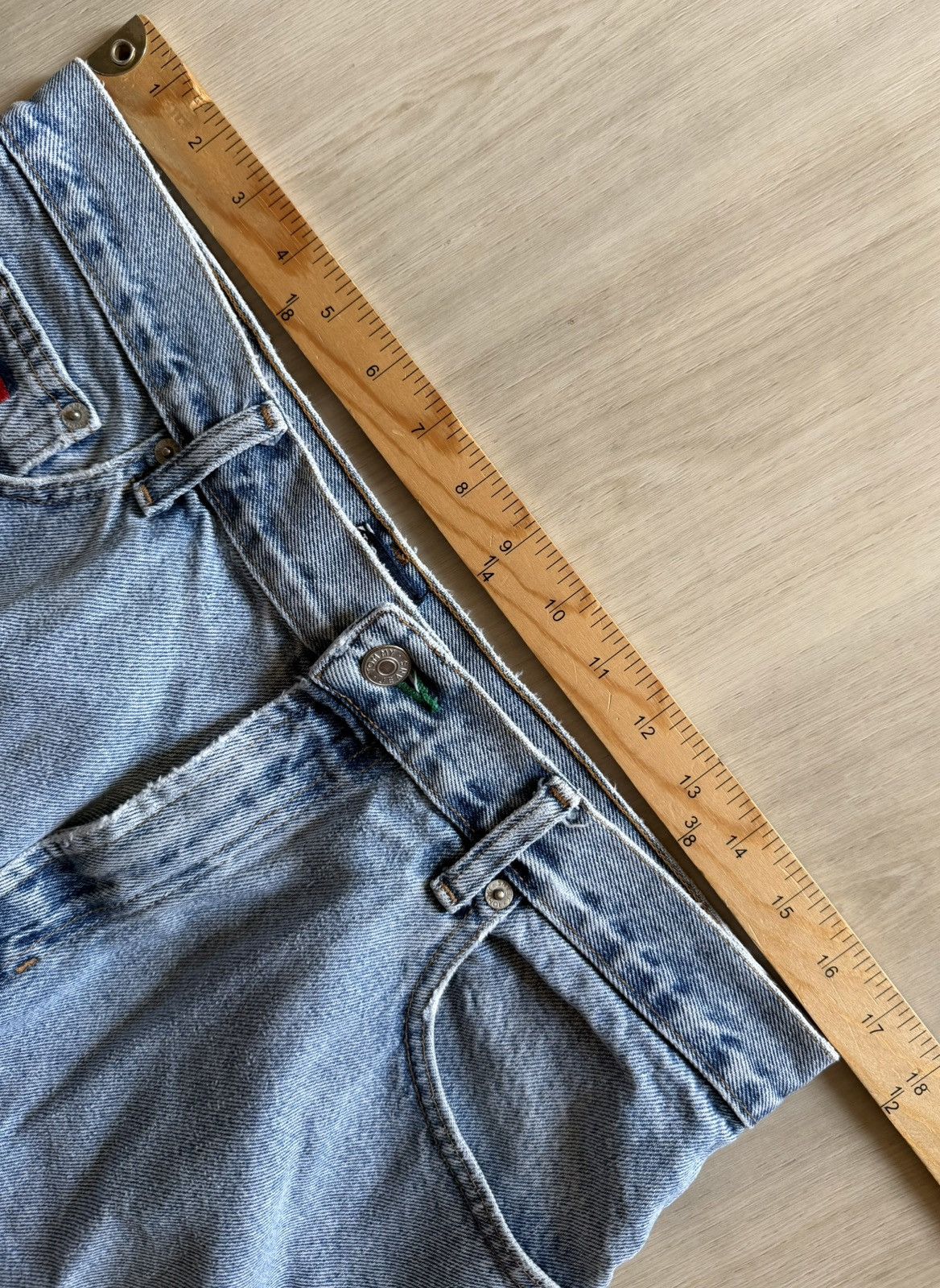 Tommy Hilfiger Vintage 90s Tommy Hilfiger Denim Jean Shorts Flag Patch Sz34 Size US 34 / EU 50 - 7 Thumbnail