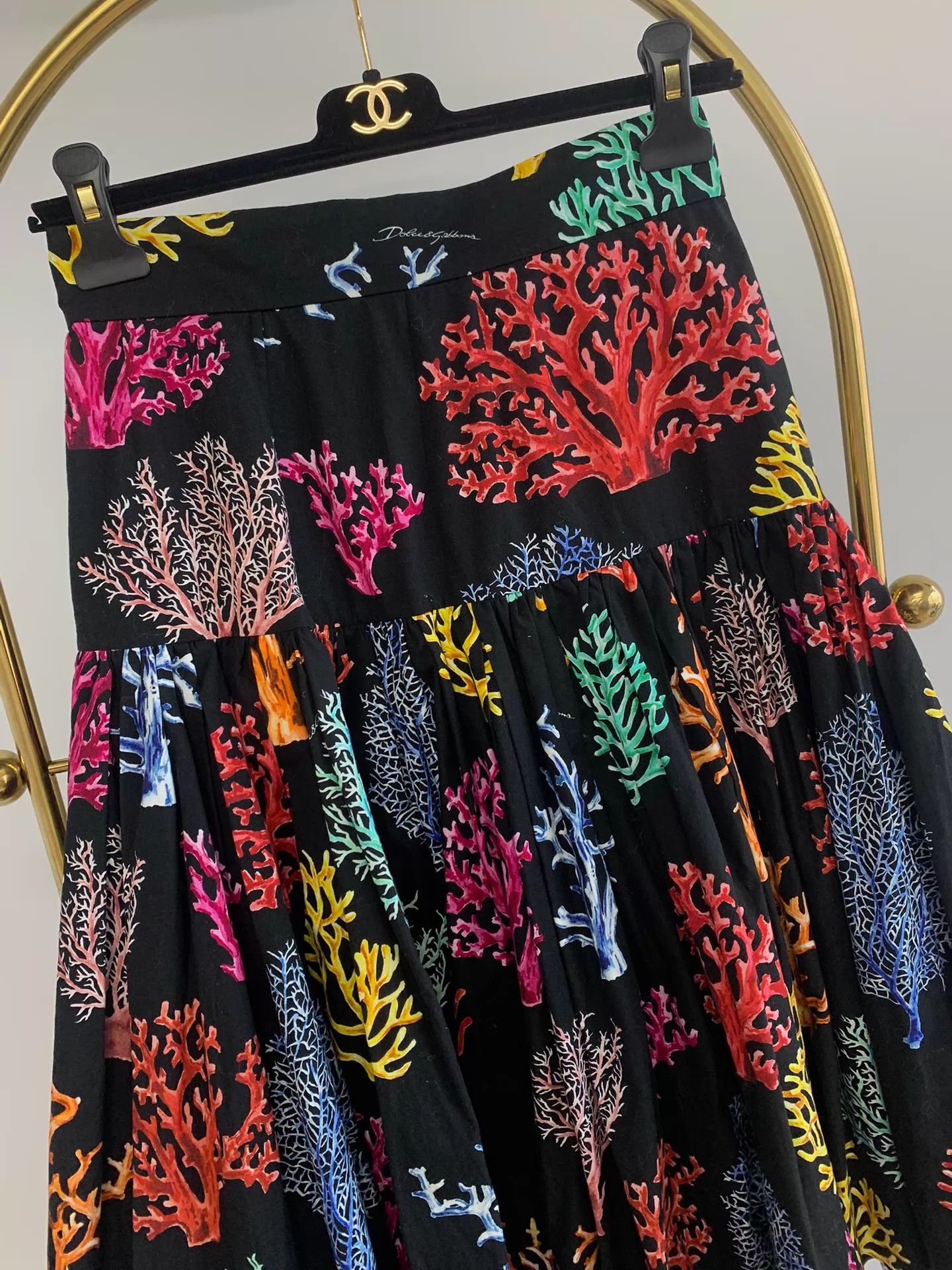 Dolce & Gabbana DG Colorful Coral Floral Pleated Midi Skirt 38 Size 26" / US 2 / IT 38 - 2 Thumbnail