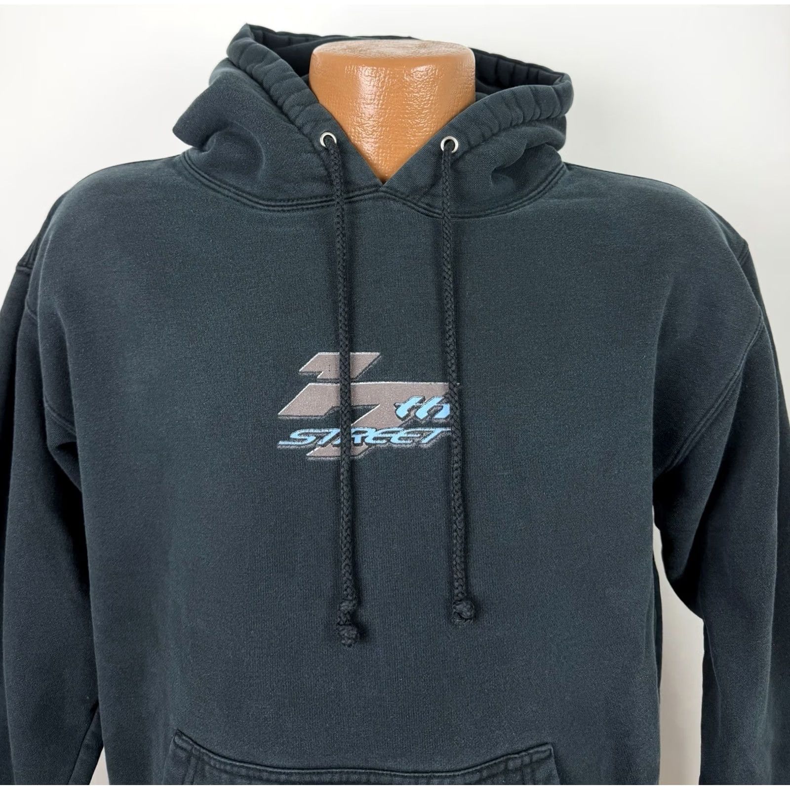 Vintage VINTAGE 17th Street Surf Shop Hoodie Mens Small Black 90s Beach Grunge Retro Skater Pullover Hoodie Mens Small Black 90s Beach Grunge Retro Skater Size US S / EU 44-46 / 1 - 3 Thumbnail