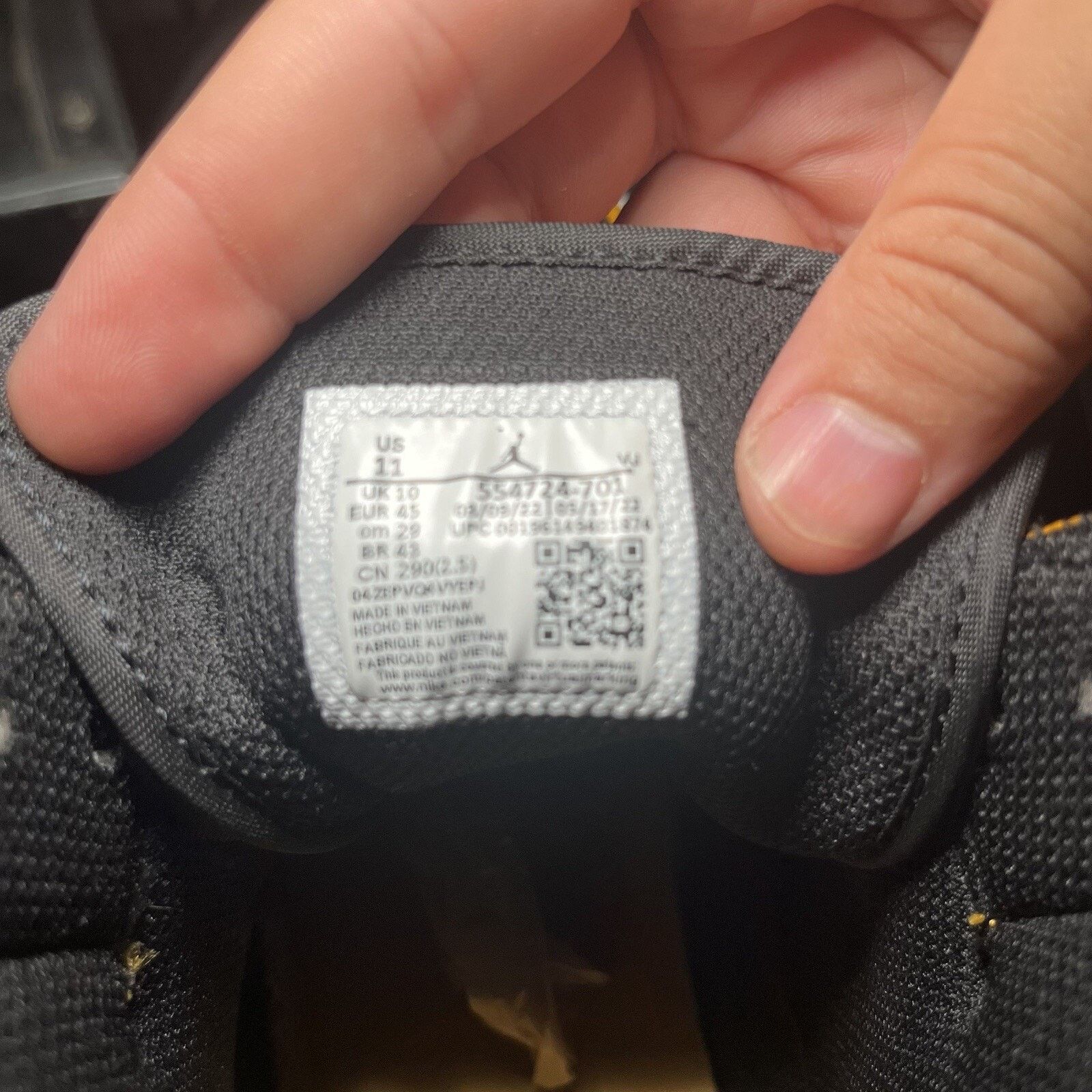 Nike Size 11 - Jordan 1 Mid Taxi 2022 Size US 11 / EU 44 - 7 Thumbnail