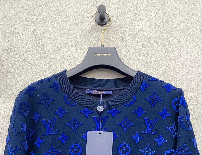 Louis Vuitton Louis Vuitton Full logo gradient sweatshirt 2503-Nextarrow Size US XL / EU 56 / 4 - 4 Thumbnail