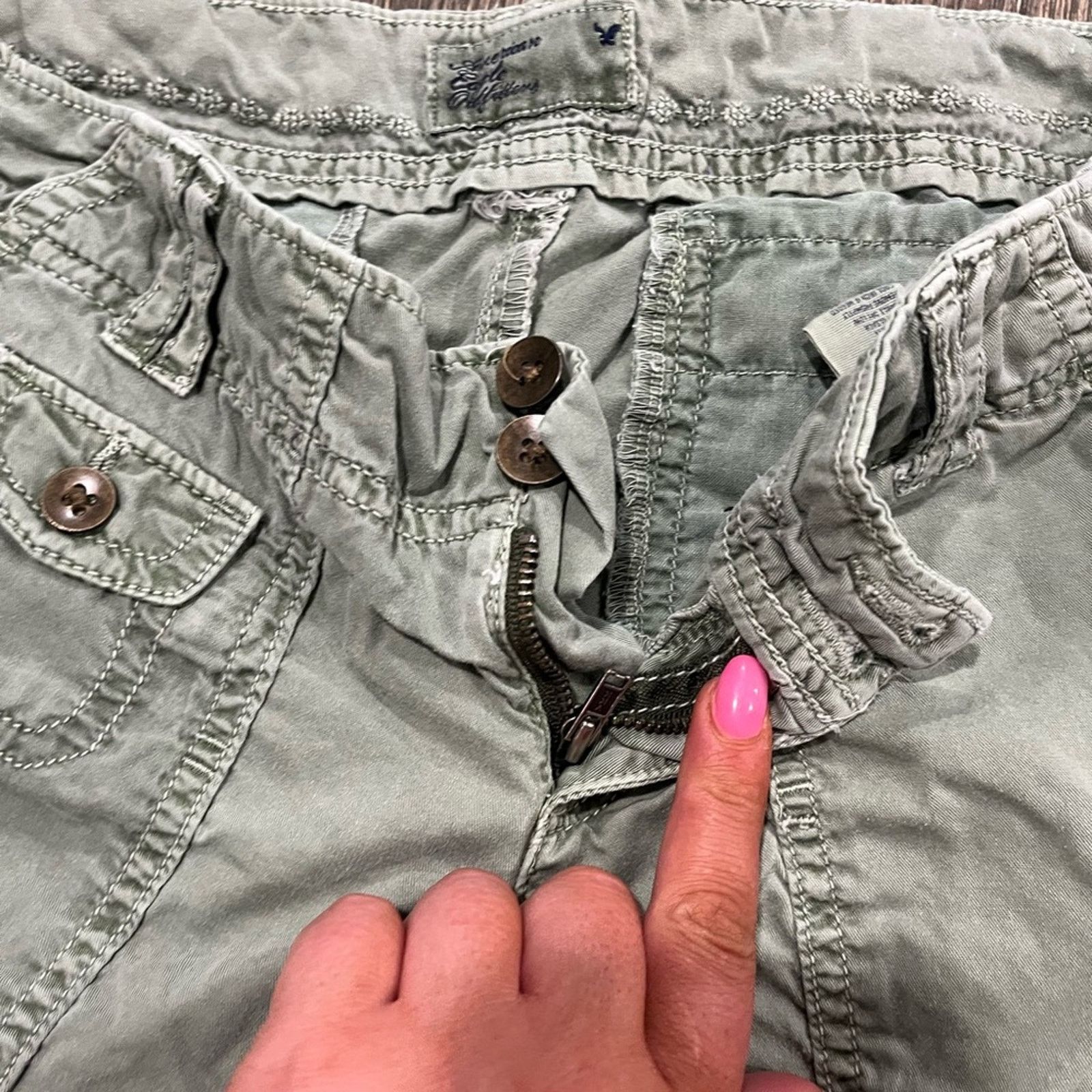 American Eagle Outfitters American Eagle Outfitters Shorts Multi Pockets Mid Rise Sz 0 Size 25" / US 0 / IT 36 - 2 Thumbnail