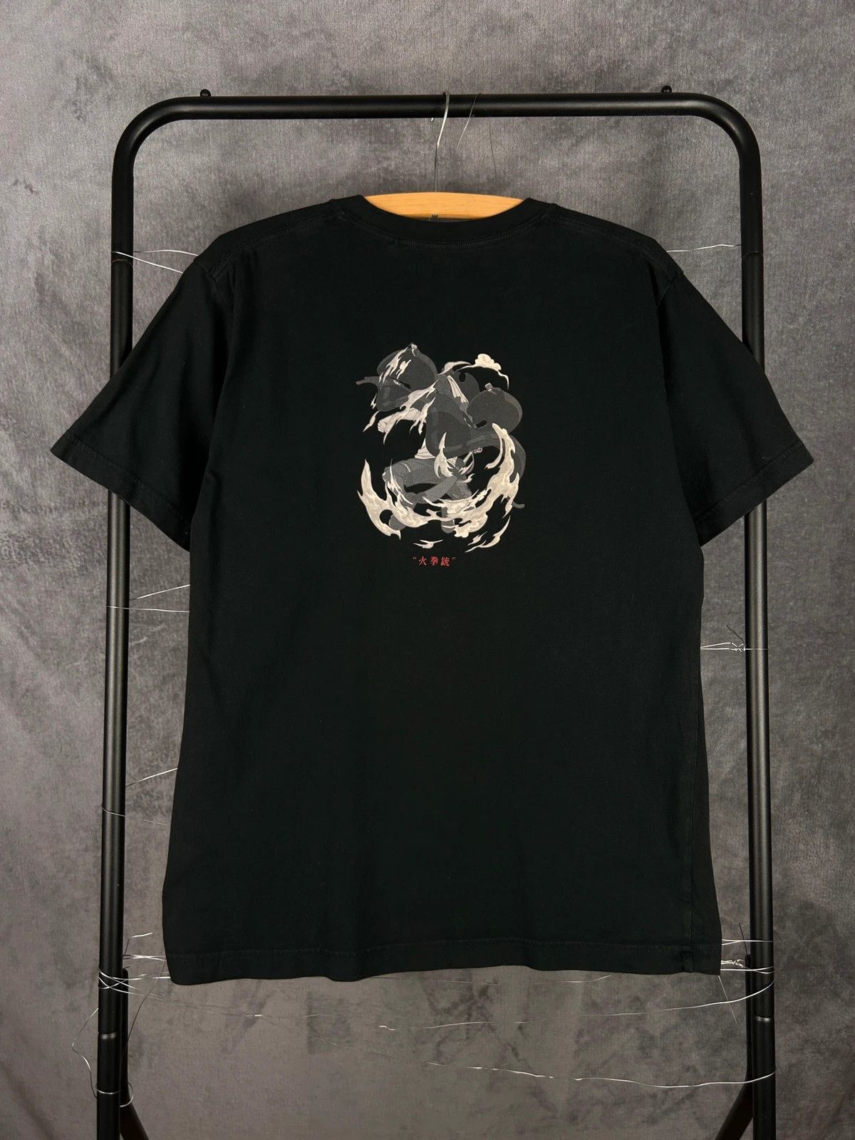 One Piece × Uniqlo One Piece x Uniqlo Monkey Luffy black tee anime big logo Size US S / EU 44-46 / 1 - 2 Thumbnail