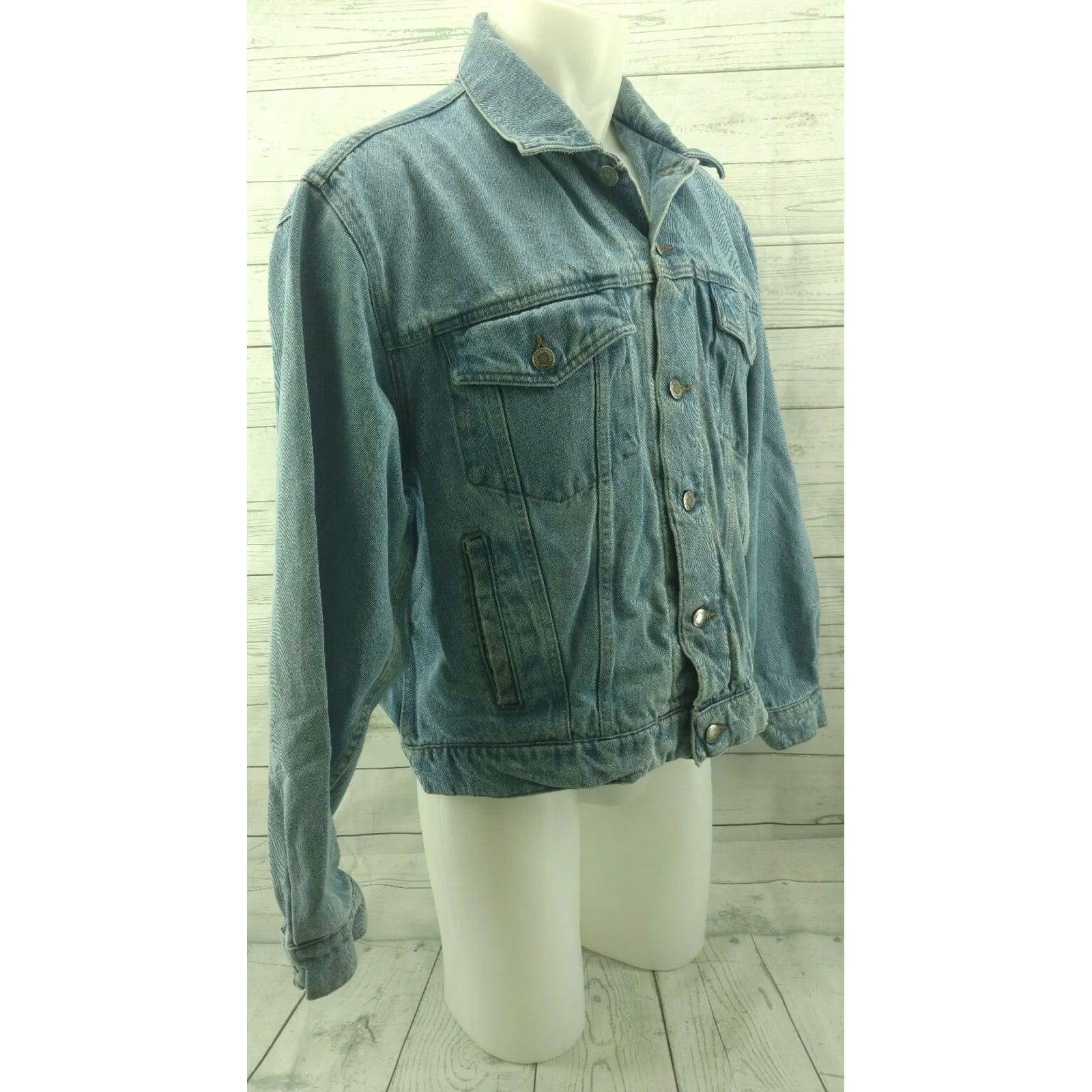 Wrangler Wrangler Hero Men's Classic Denim Jean Jacket Size Large Trucker, Blue, Button Closure, 100% Cotton Denim, Regular Fit, Hip Length, Vintage: No Size US 33 - 5 Thumbnail