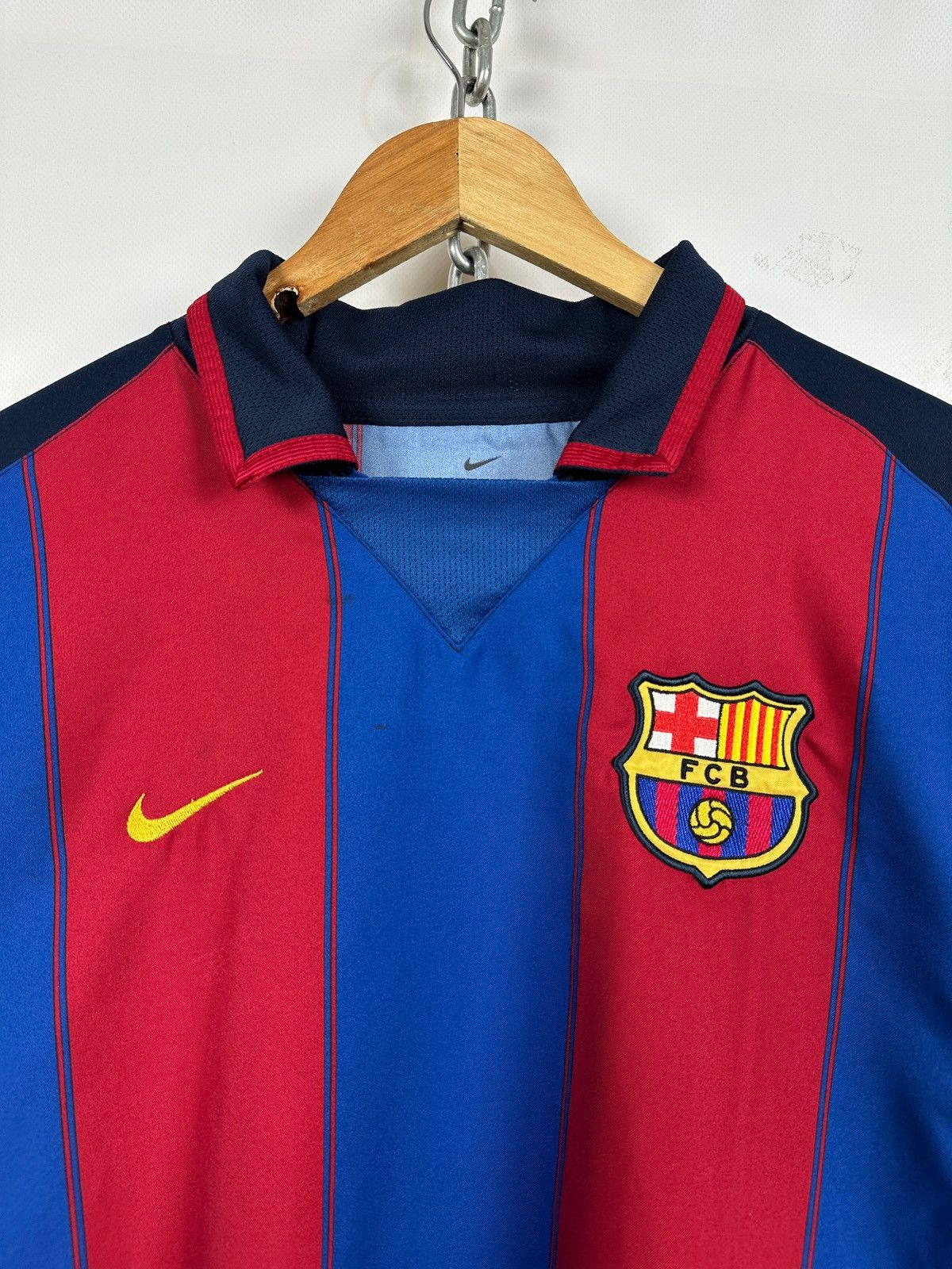 Nike 2003/04 Vintage Nike FC Barcelona Ronaldinho Soccer Jersey Size US M / EU 48-50 / 2 - 6 Thumbnail