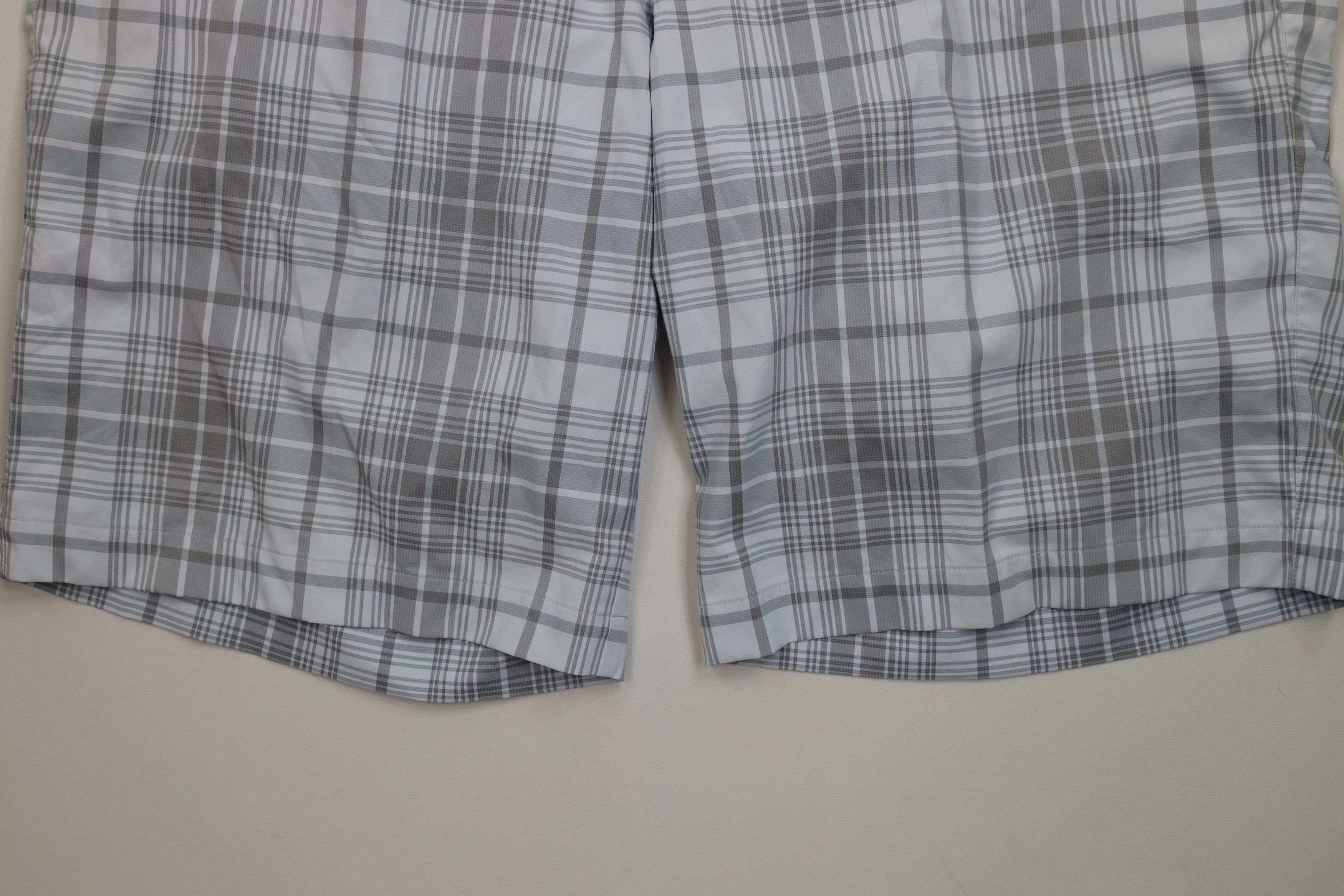 Nike Nike Golf Tech Flat Front Golfing Chino Shorts Gray Plaid Size US 40 / EU 56 - 4 Thumbnail