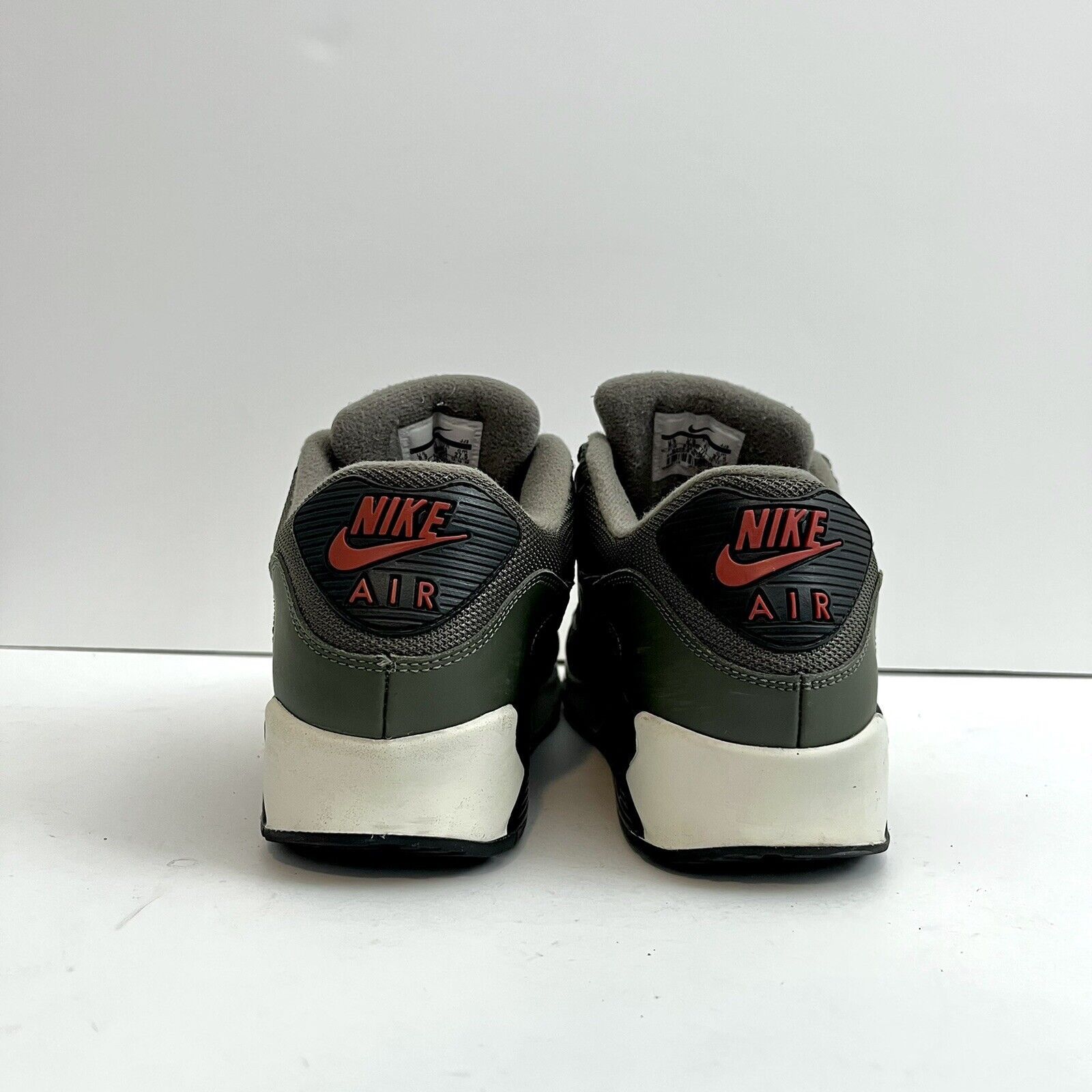 Nike 2018 Nike Air Max 90 Essential Olive Green Super Rare Sz 9.5 Size US 9.5 / EU 42-43 - 5 Thumbnail