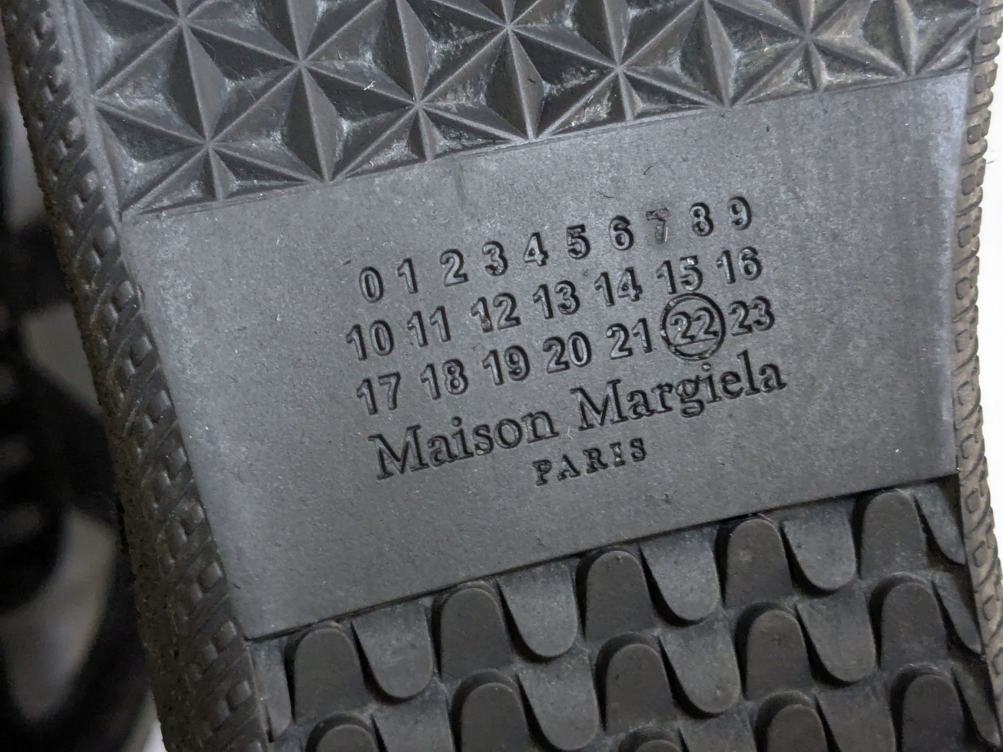 Maison Margiela Maison Margiela Replica GAT Black 11 44 Low Tops Size US 11 / EU 44 - 20 Thumbnail