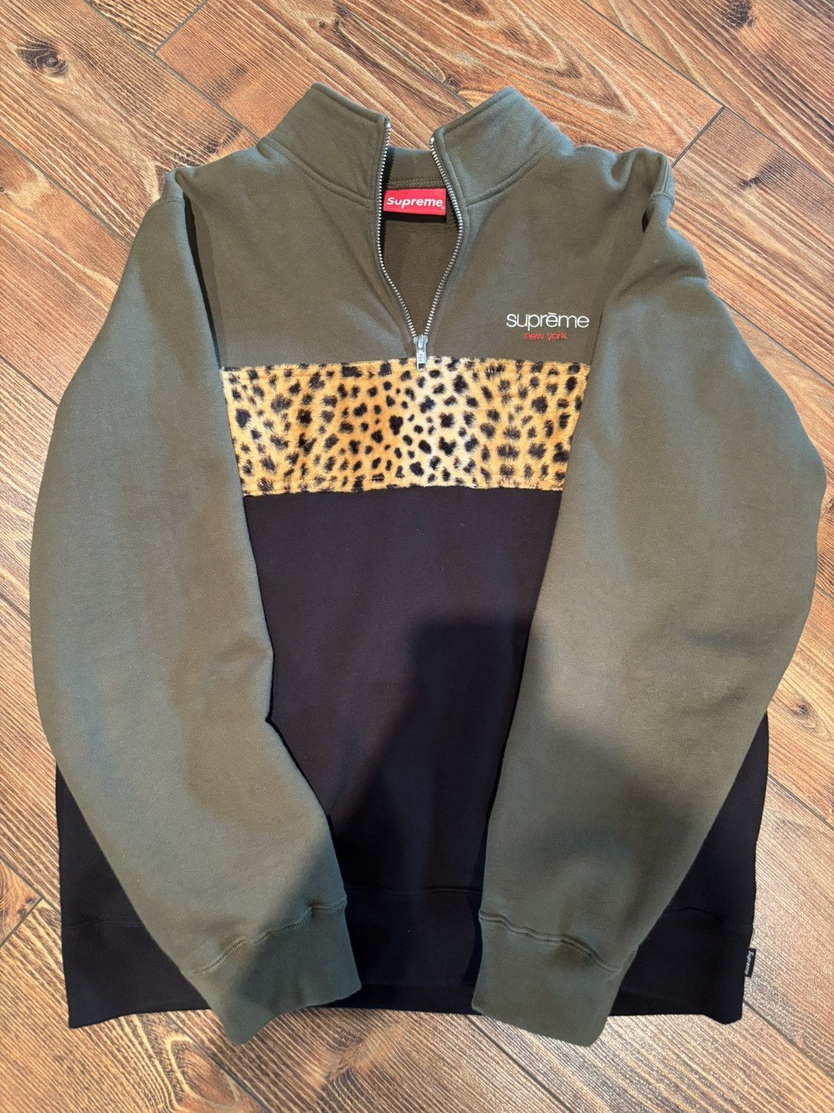 トップス 18FW Leopard Panel Half Zip Sweatshirt Leopard Panel Half Zip Sweatshirt – Supreme