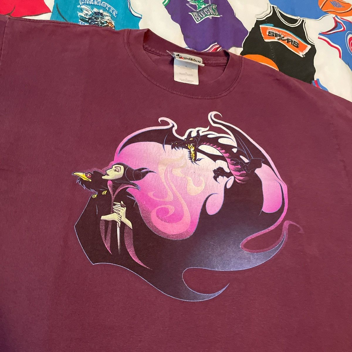 Disney × Vintage Vintage 90s Disney Villains Maleficent Snow White Tee Size US L / EU 52-54 / 3 - 3 Thumbnail