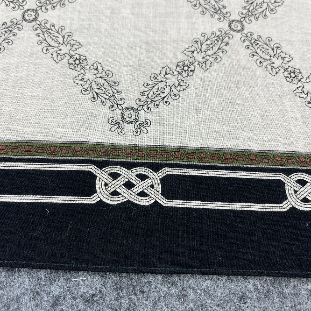 Paolo Gucci × Vintage Paolo Gucci Handkerchief / Bandana / Neckerchief B706 Size ONE SIZE - 4 Thumbnail