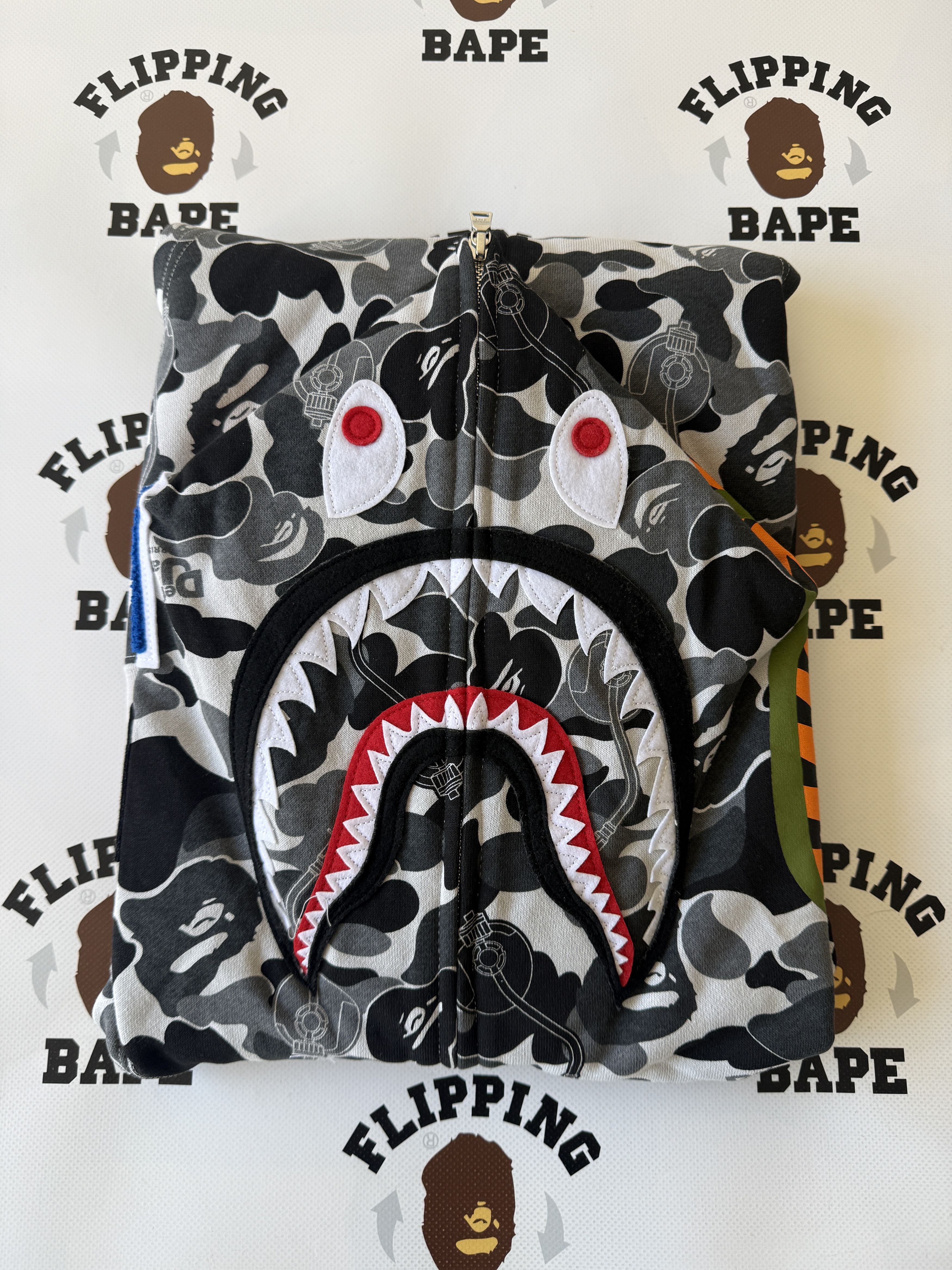 Bape BAPE X DEF JAM CAMO SHARK RELAXED FIT FULL ZIP HOODIE Size US L / EU 52-54 / 3 - 16 Thumbnail