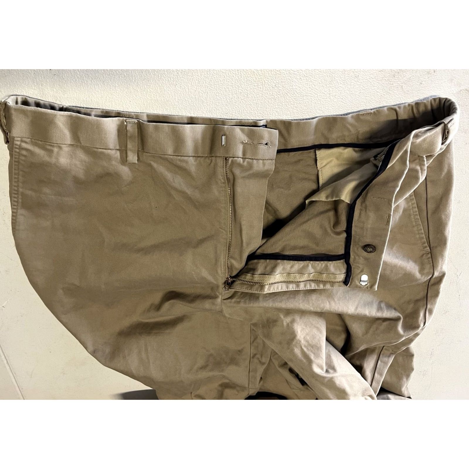 Dockers Dockers Dress Pants Mens Size 42x30 Classic Fit Straight Beige 42 30 Pants Mens Dress Pants Size US 42 / EU 58 - 6 Thumbnail