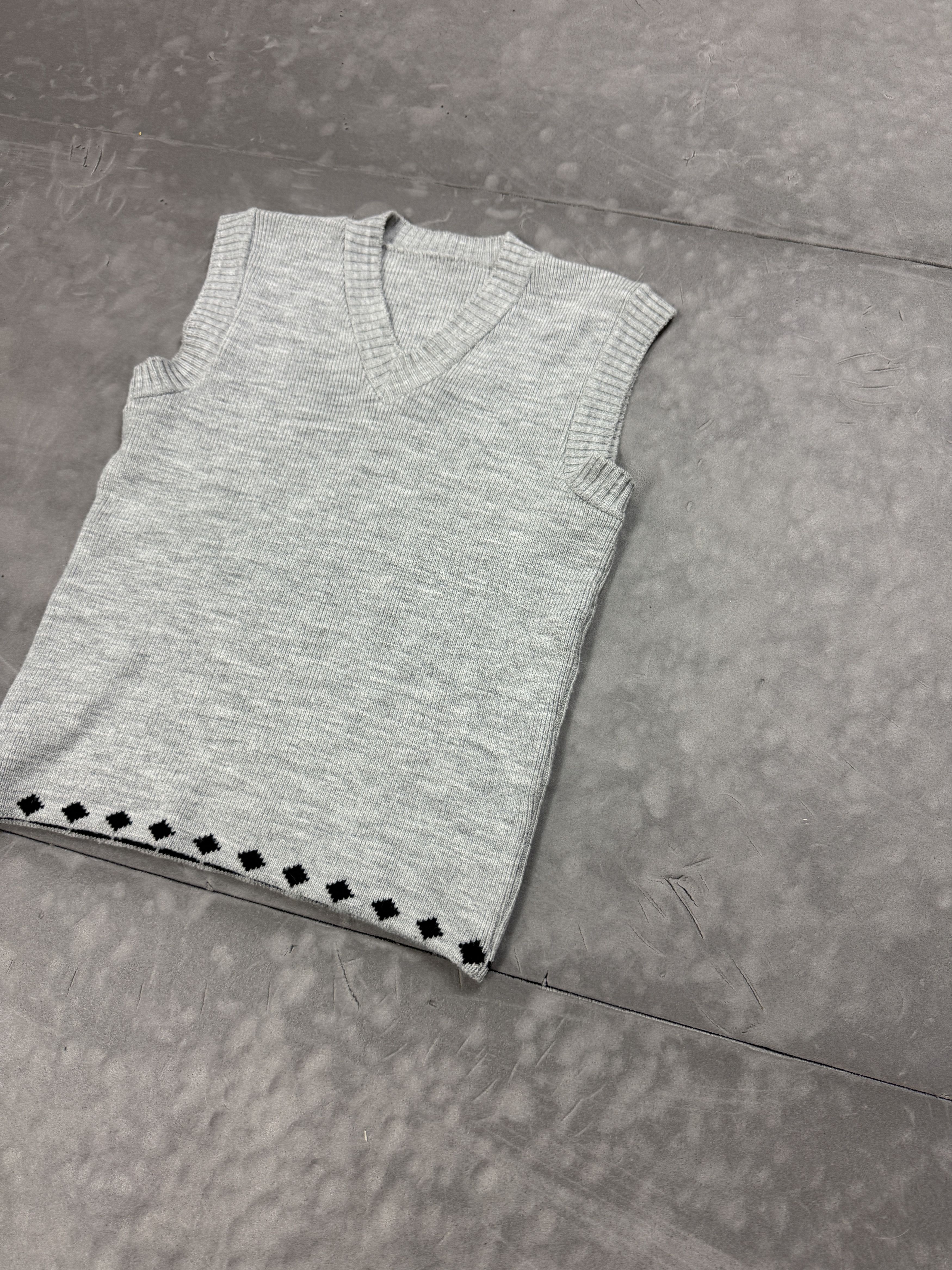 Vintage 90s Aesthetic Gray Sweater Vest Vintage S/M coquette y2k Size M / US 6-8 / IT 42-44 - 2 Thumbnail