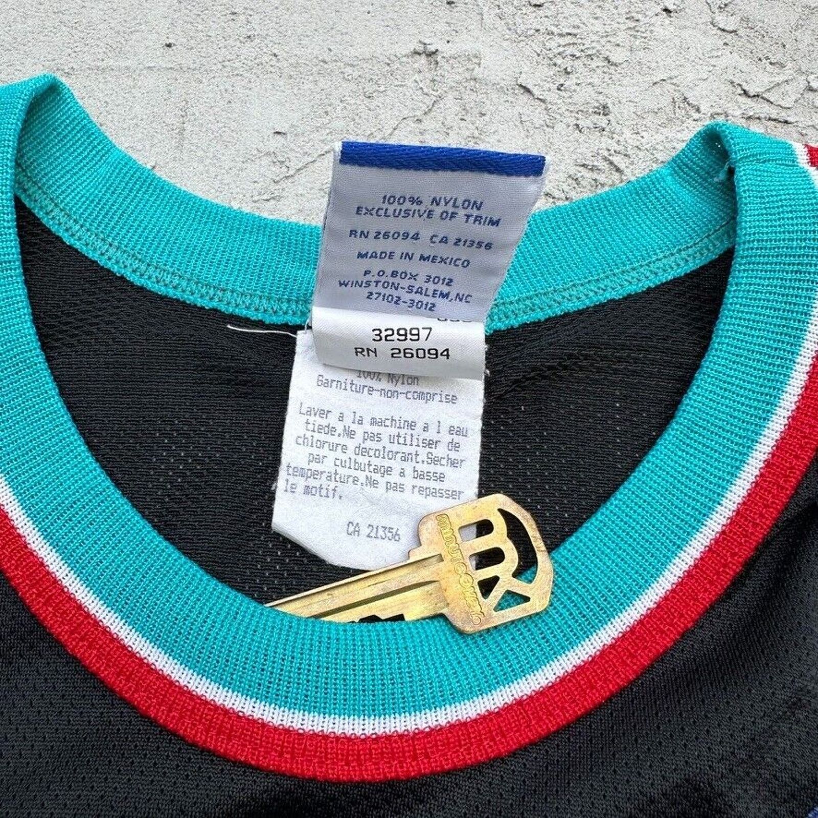 Champion Vintage Champion NBA Vancouver Grizzlies Jersey YOUTH Size US XXS / EU 40 - 4 Thumbnail
