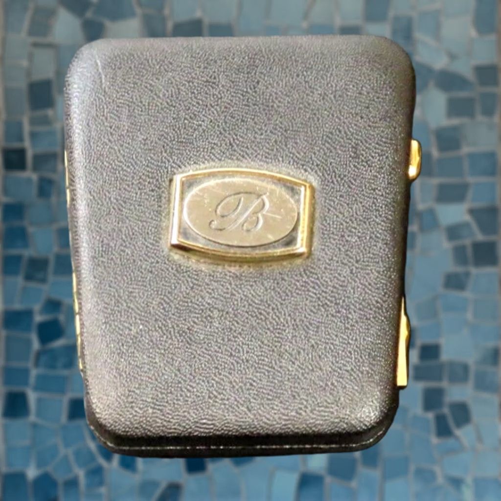 Vintage VINTAGE Unbranded Key Fob OS Black Detach-A-Hook Monogram Hard Case Caddy, Classic, Unisex Size ONE SIZE - 1 Thumbnail