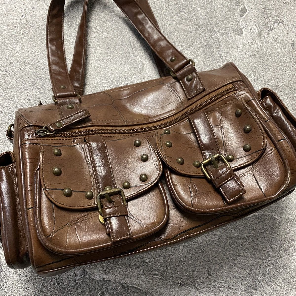 Japanese Brand 2000s Brown Leather Shoulder Bags Japanese Style Size ONE SIZE - 2 Thumbnail
