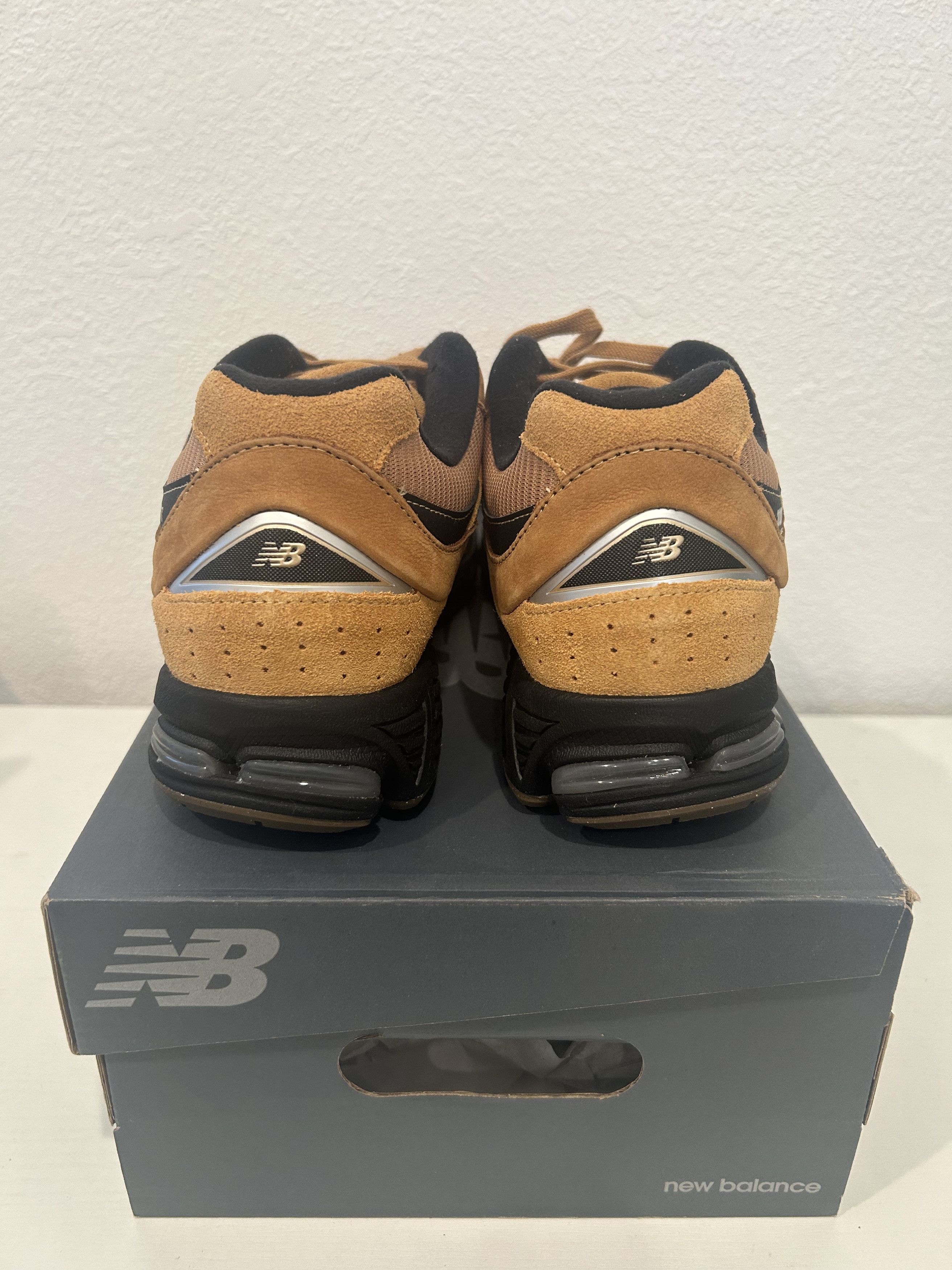 New Balance New Balance 2002R Tobacco Size US 10.5 / EU 43-44 - 4 Thumbnail