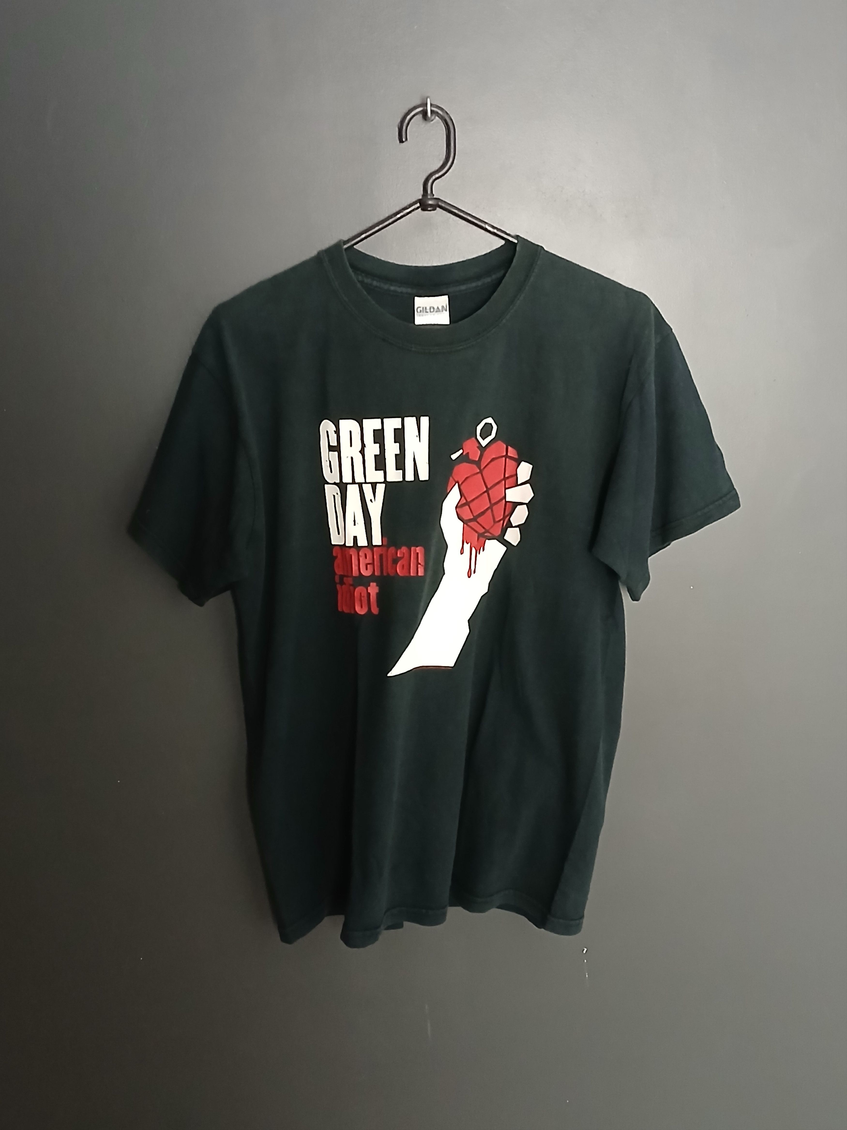 Band Tees Green Day American Idiot T-Shirt Size US M / EU 48-50 / 2 - 1 Thumbnail