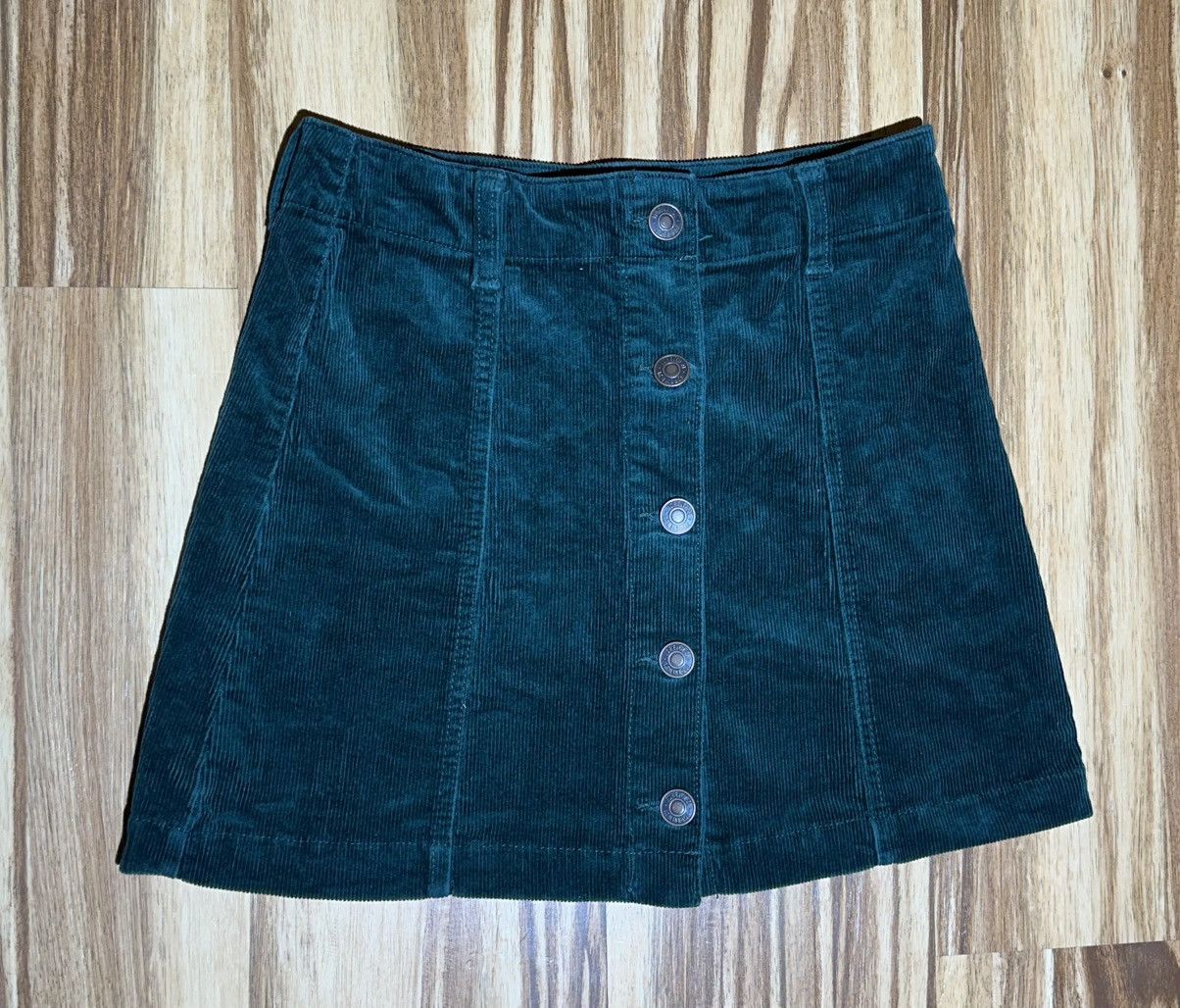 Forever 21 Forever 21 Dark Green Corduroy Button-Front Mini Skirt Size 27" / US 4 / IT 40 - 1 Thumbnail