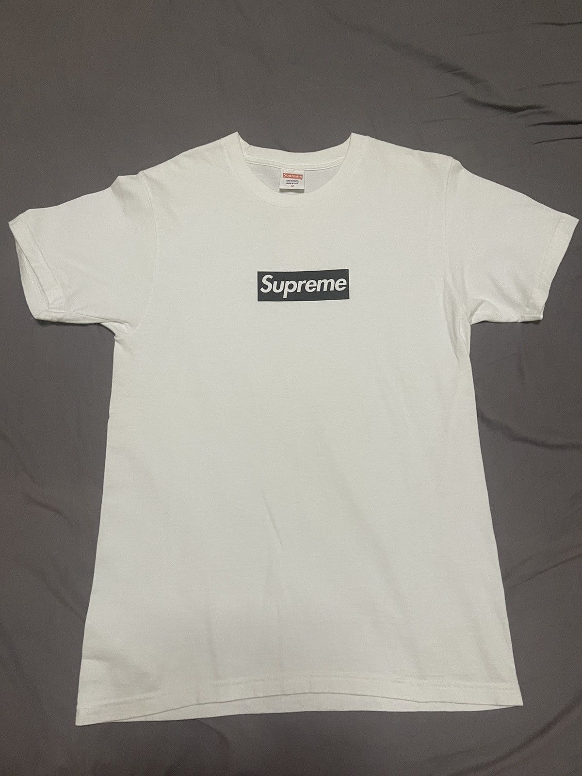 Supreme pairs opening box logo tee
