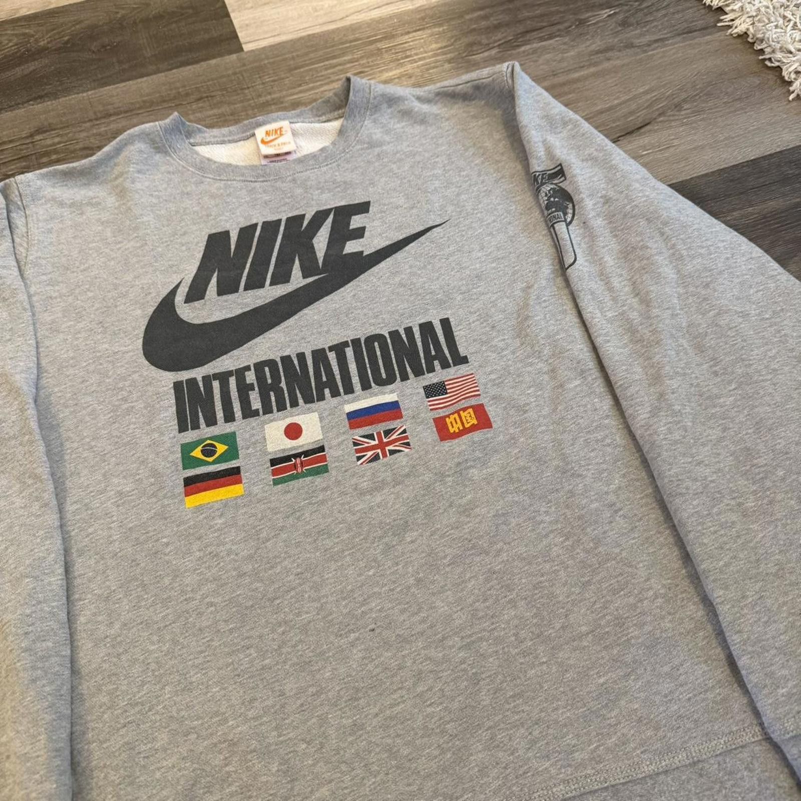 Nike Vintage Nike international flags crewneck sweatshirt 00s XXL Size US XXL / EU 58 / 5 - 1 Thumbnail