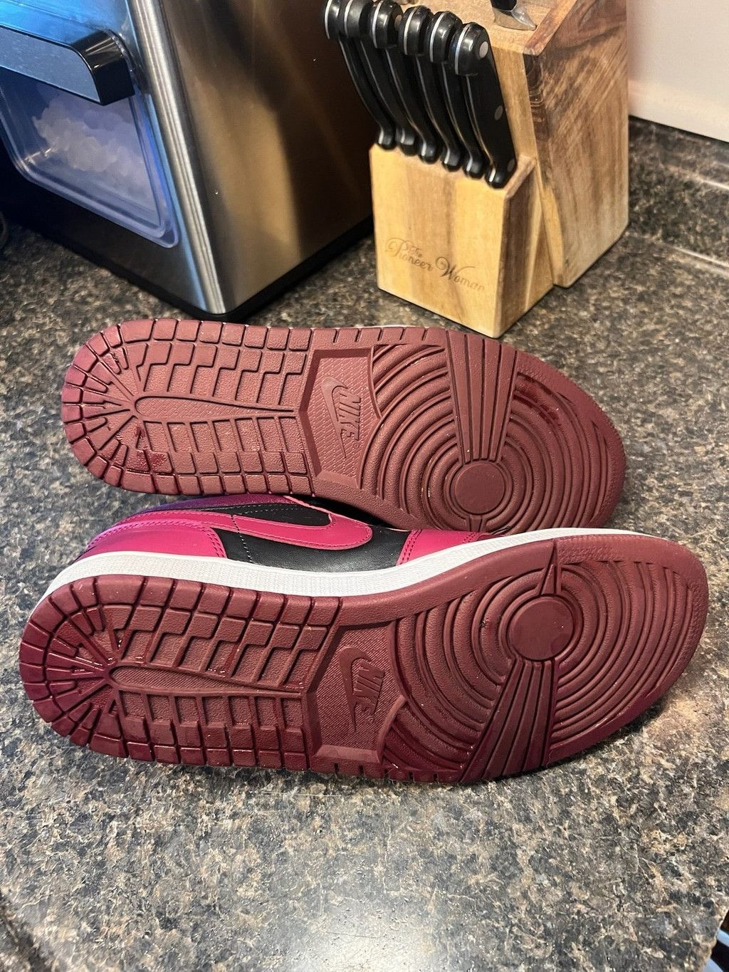 Nike Nike Air Jordan 1 Low SE Dark Beetroot Womans 10.5 Size US 10.5 / IT 40.5 - 7 Thumbnail