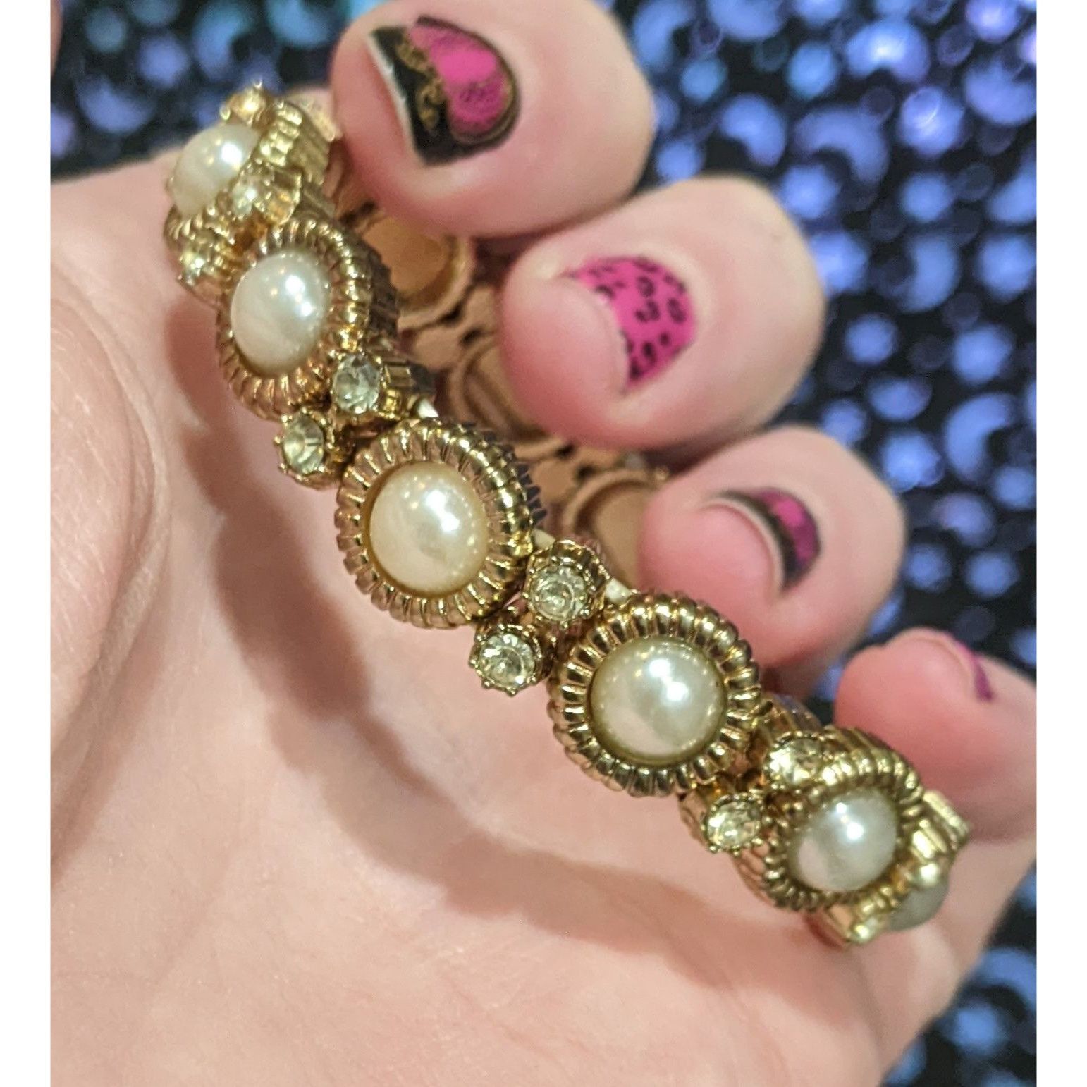 Other Gold Pearl Glam Rhinestone Stretch Bracelet Size ONE SIZE - 1 Thumbnail