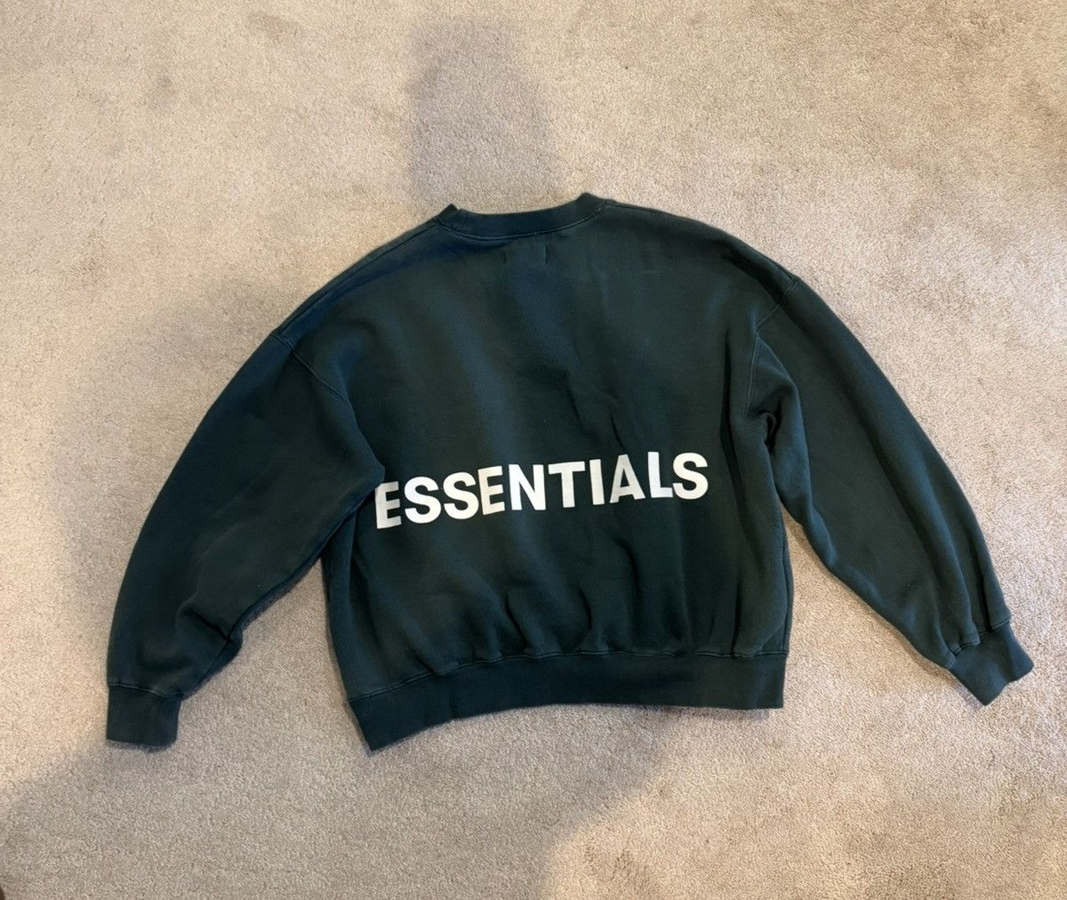 Other 🔥 fear of god essentials green crewneck rare find size M Size US M / EU 48-50 / 2 - 1 Thumbnail