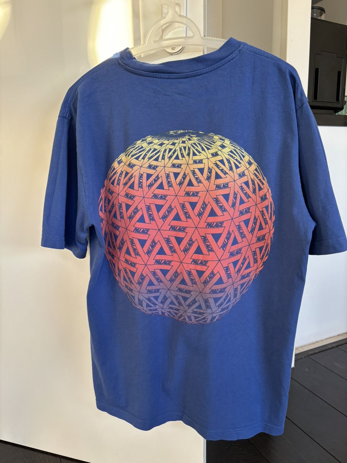 Palace Globular tee - Palace - size L Size US L / EU 52-54 / 3 - 3 Thumbnail
