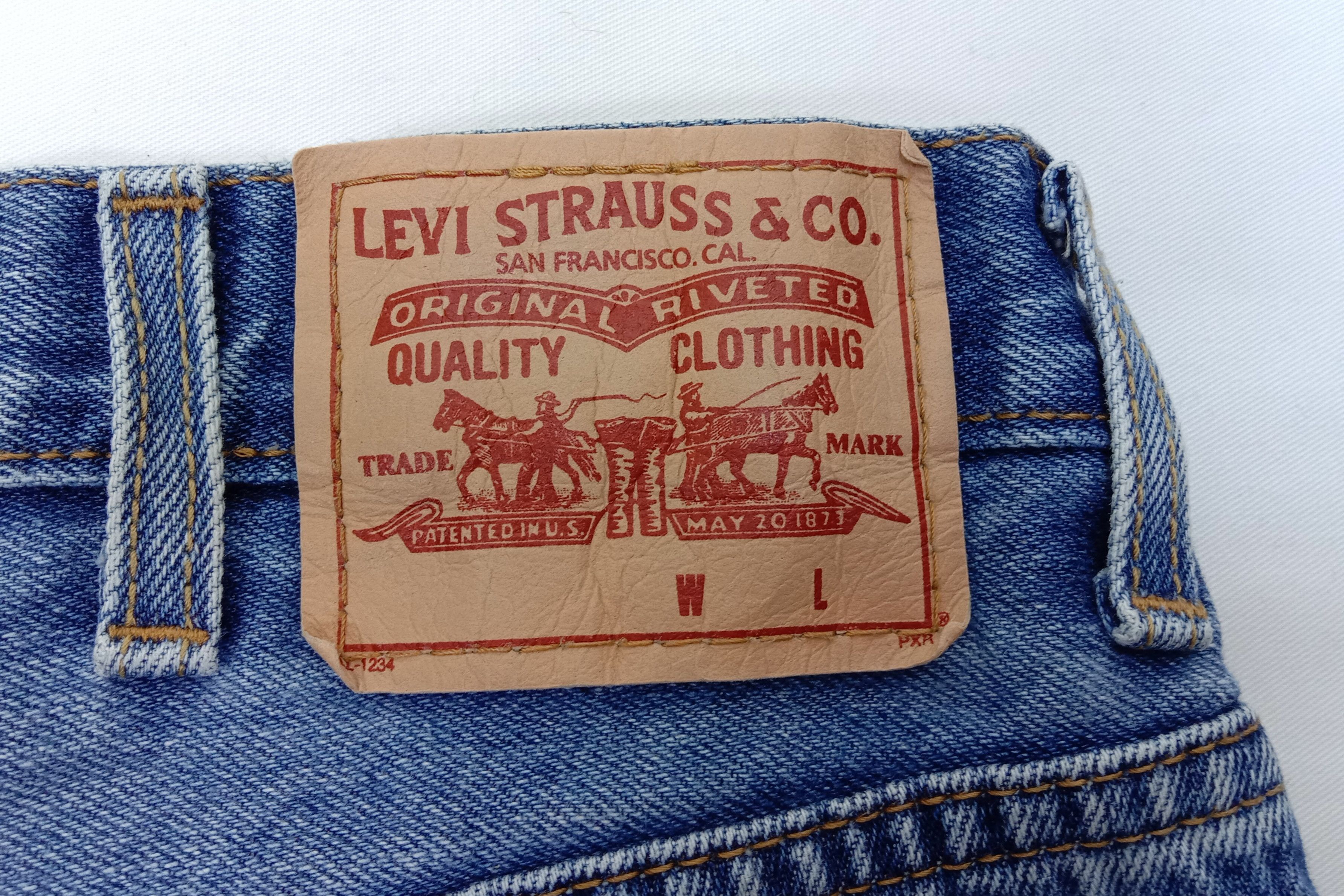 Levi's Vintage Levi's 550 Jeans Blue Wash Relaxed Fit Denim Size US 38 / EU 54 - 14 Thumbnail