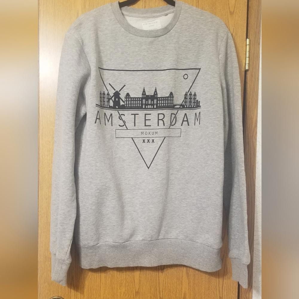 Designer Primark Graphic Sweatshirt Size X Large Size XL / US 12-14 / IT 48-50 - 1 Thumbnail
