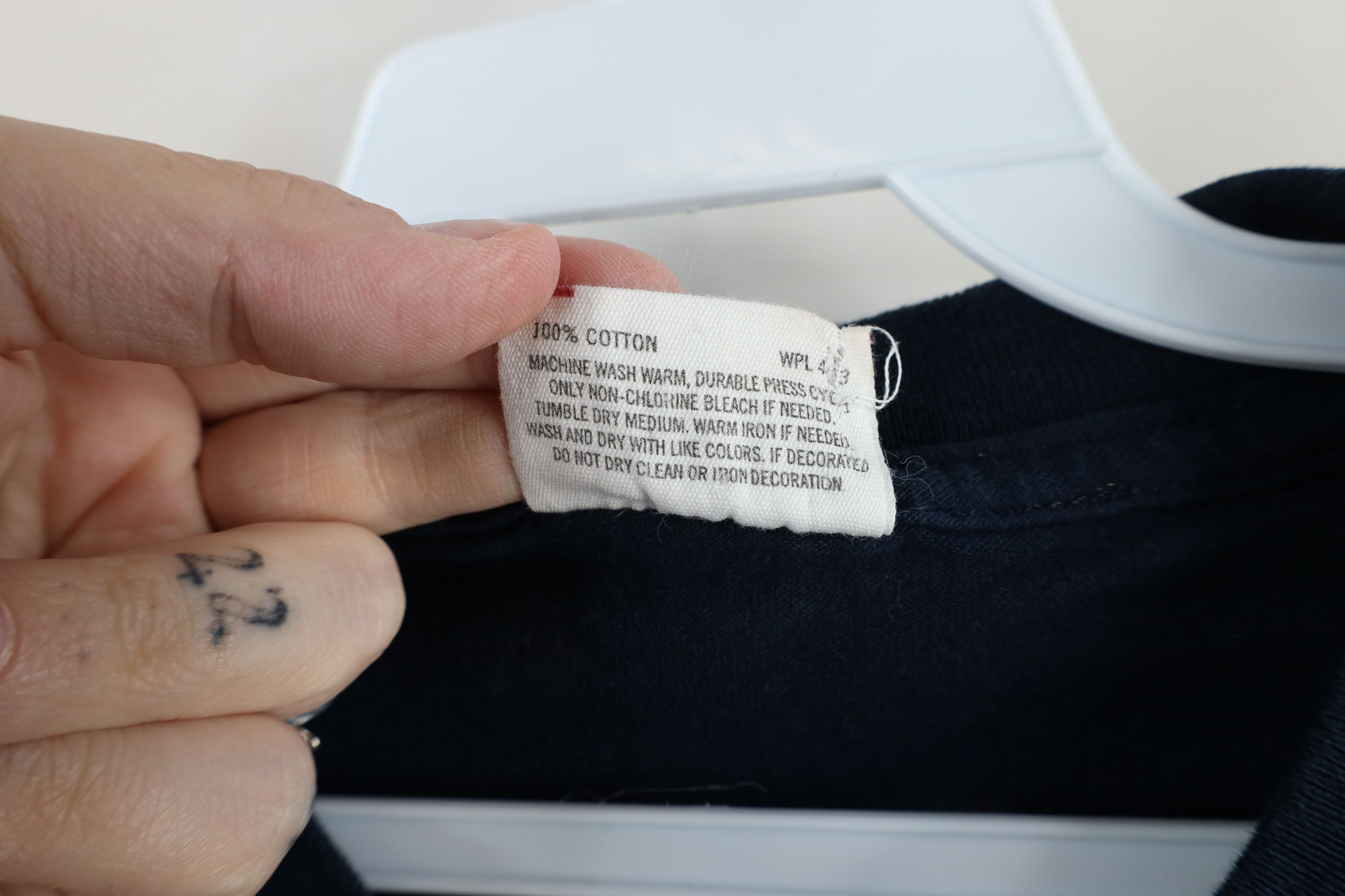Levi's × Vintage Vintage 90s Levis Out USA Flag Long Sleeve T-Shirt Blue Size US L / EU 52-54 / 3 - 6 Thumbnail