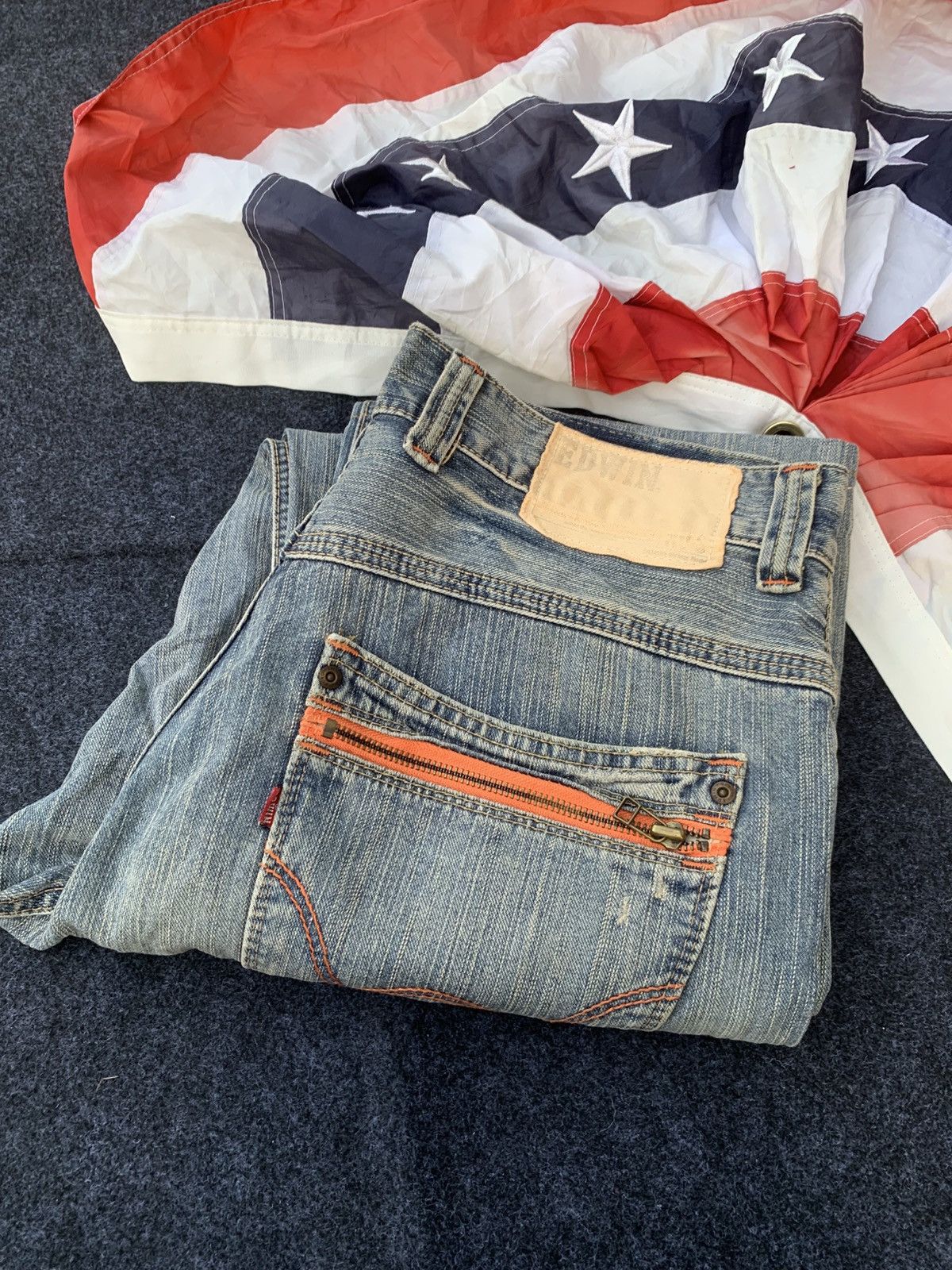 Edwin Edwin vintage sick faded. Size US 34 / EU 50 - 11 Thumbnail