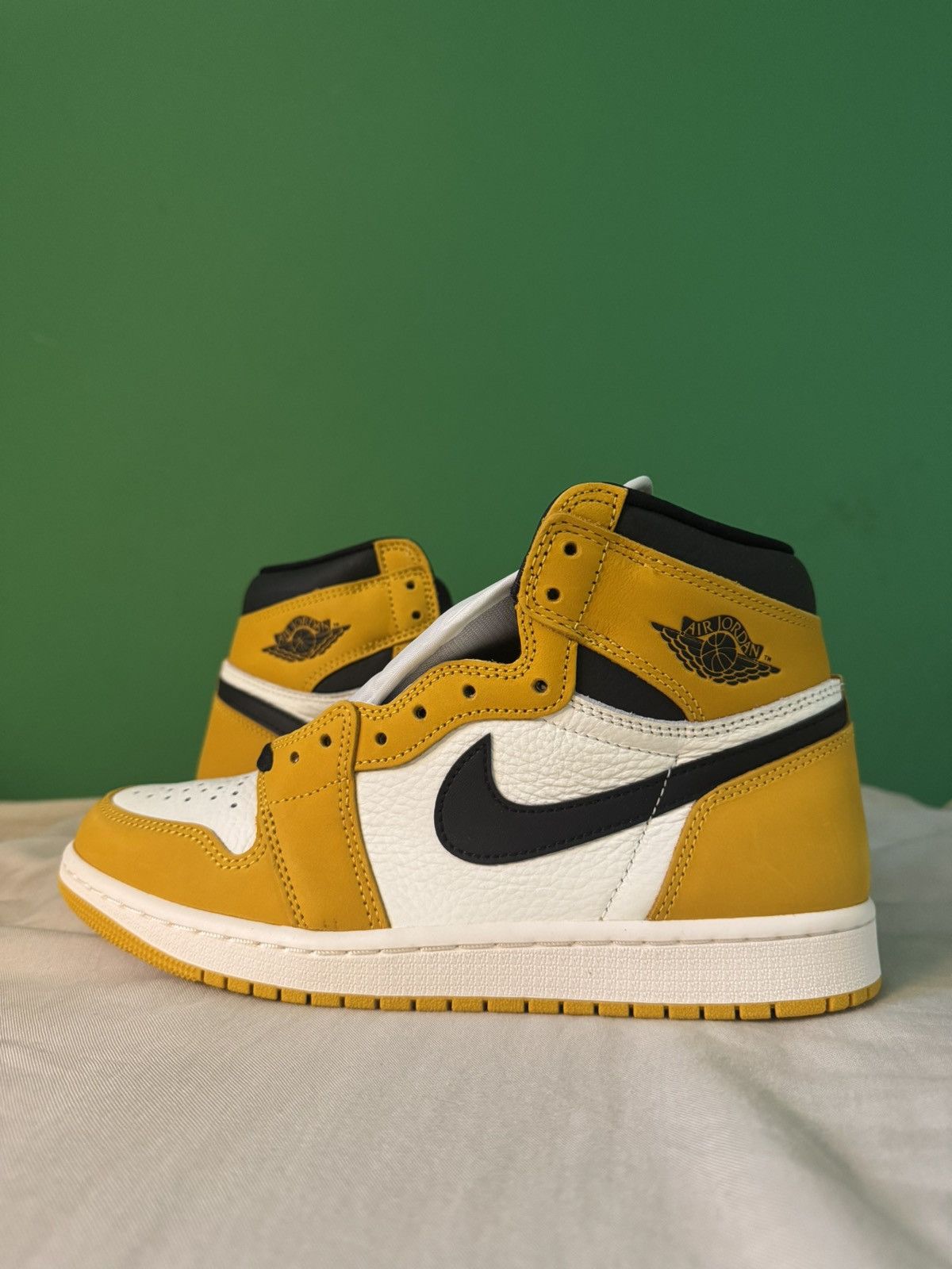 Jordan Brand Jordan 1 high yellow ochre 2024 Size US 8 / EU 41 - 1 Thumbnail
