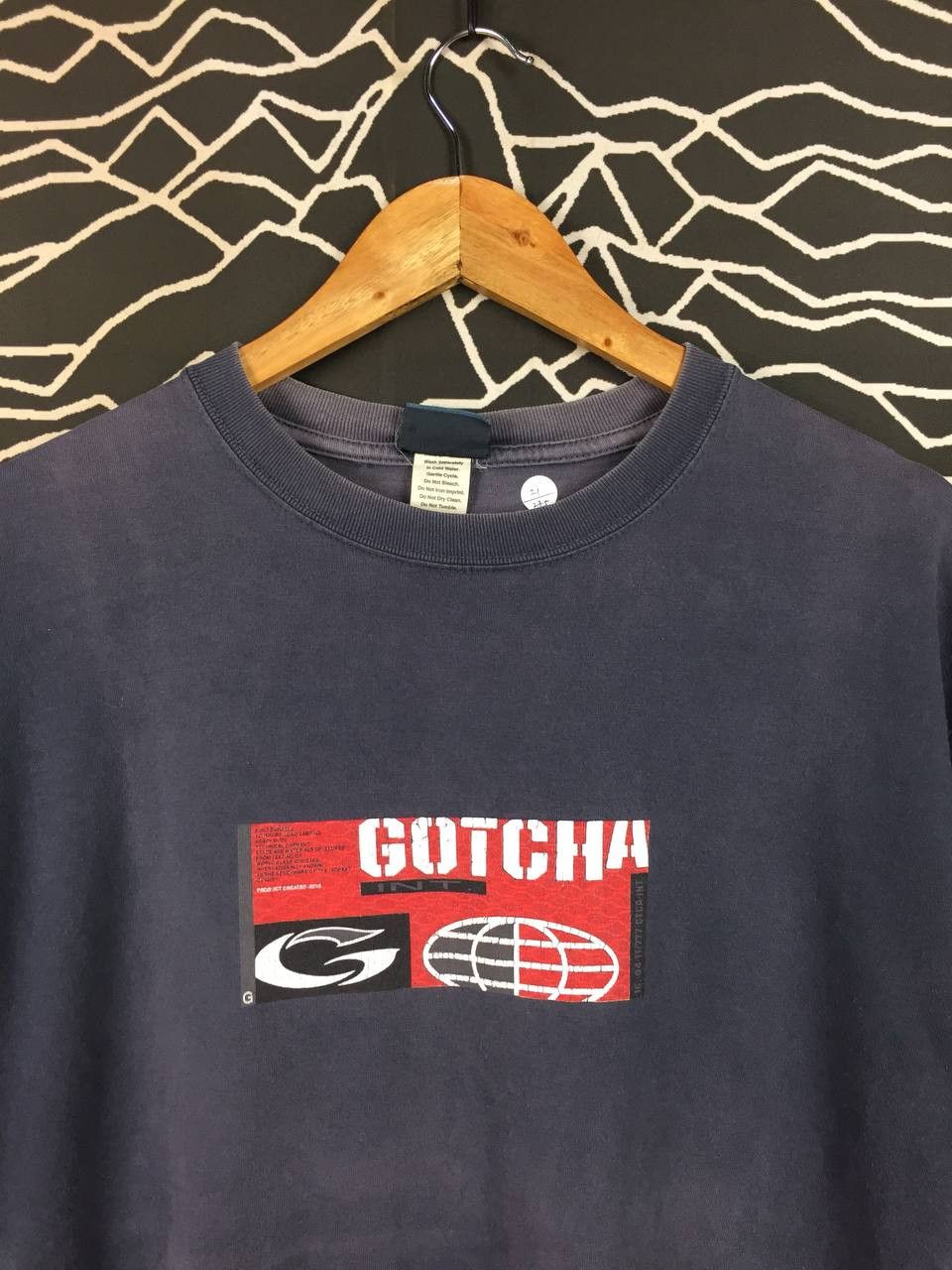 Gotcha Vtg Gotcha International Globe Logo Surf Skate Tee Size US M / EU 48-50 / 2 - 3 Thumbnail