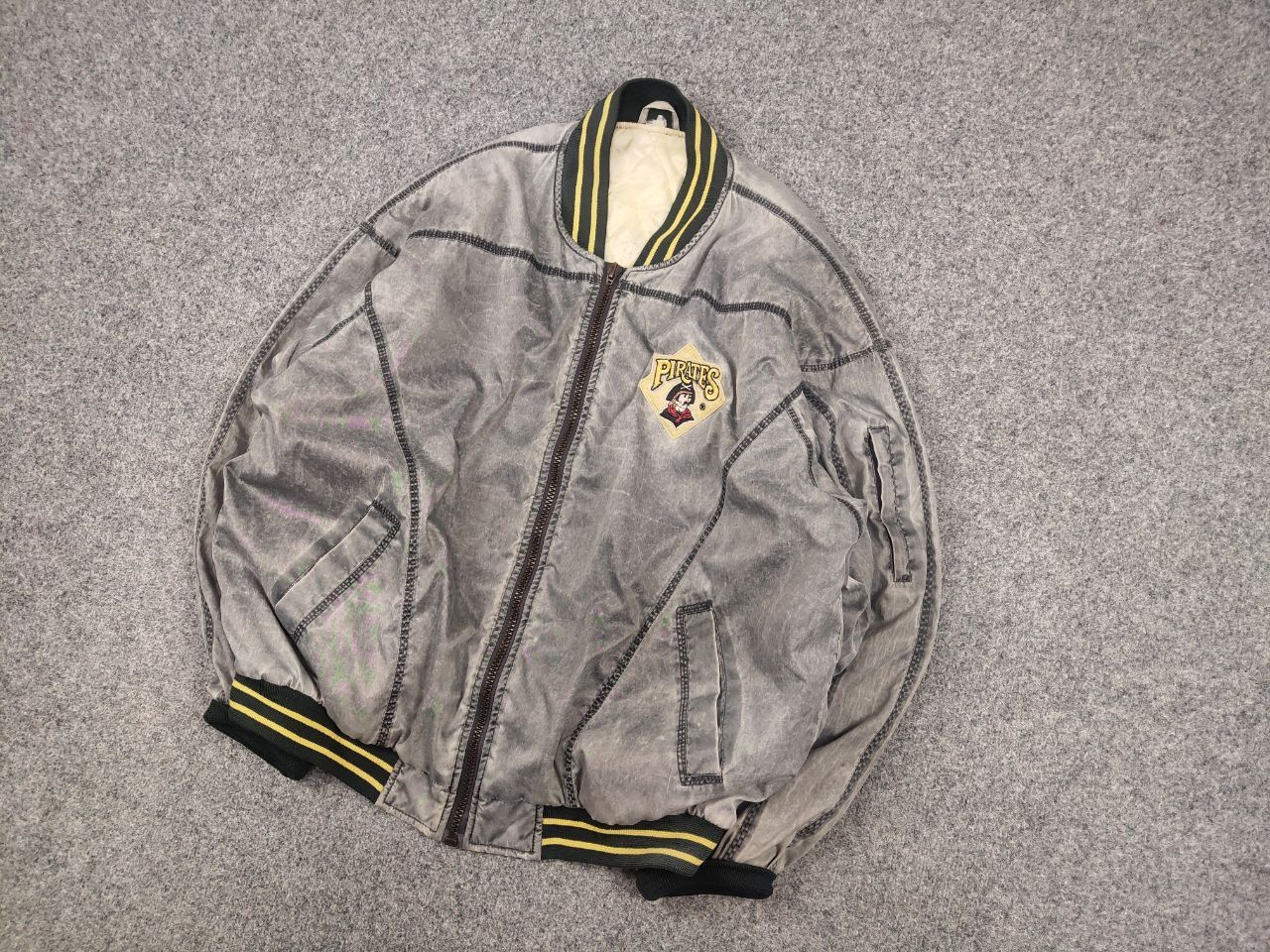 MLB Vintage 90's Pittsburgh Pirates Embroidered bomber Jacket Size US L / EU 52-54 / 3 - 5 Thumbnail