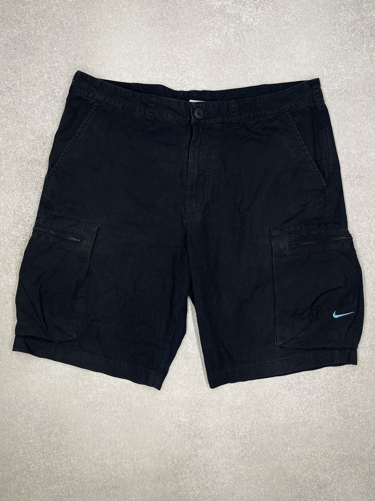 Nike Vintage Nike Cargo Shorts Navy Y2K Drill ACG TN Size US 34 / EU 50 - 2 Thumbnail